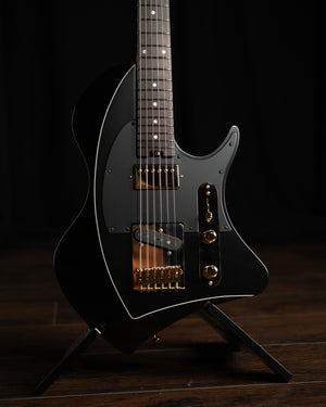 SPACE T // Modern // Black Beauty