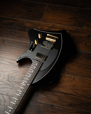 SPACE T // Modern // Black Beauty