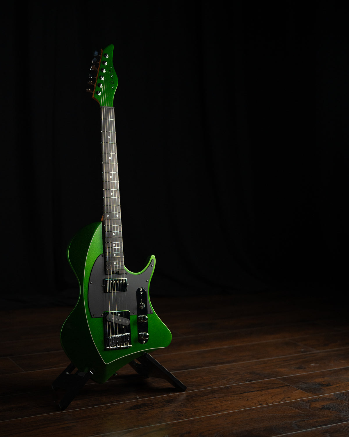 SPACE T // Modern // Emerald