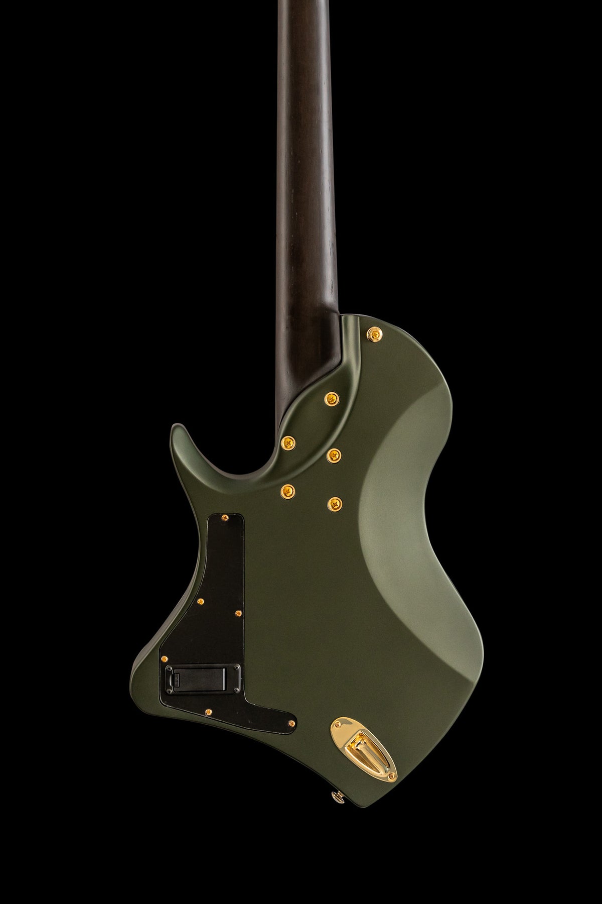 LARADA 7 // Legion // Bell Garden Green