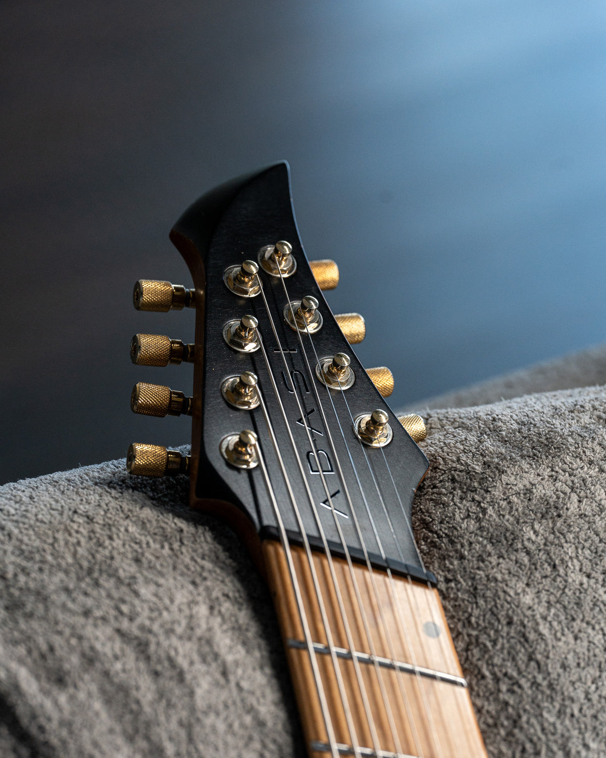 LARADA 8 Classic // Master Series // Triburst [Relic]