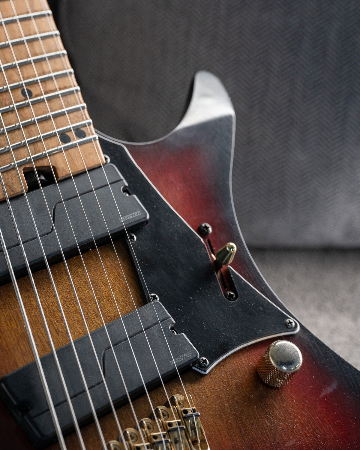 LARADA 8 Classic // Master Series // Triburst [Relic]