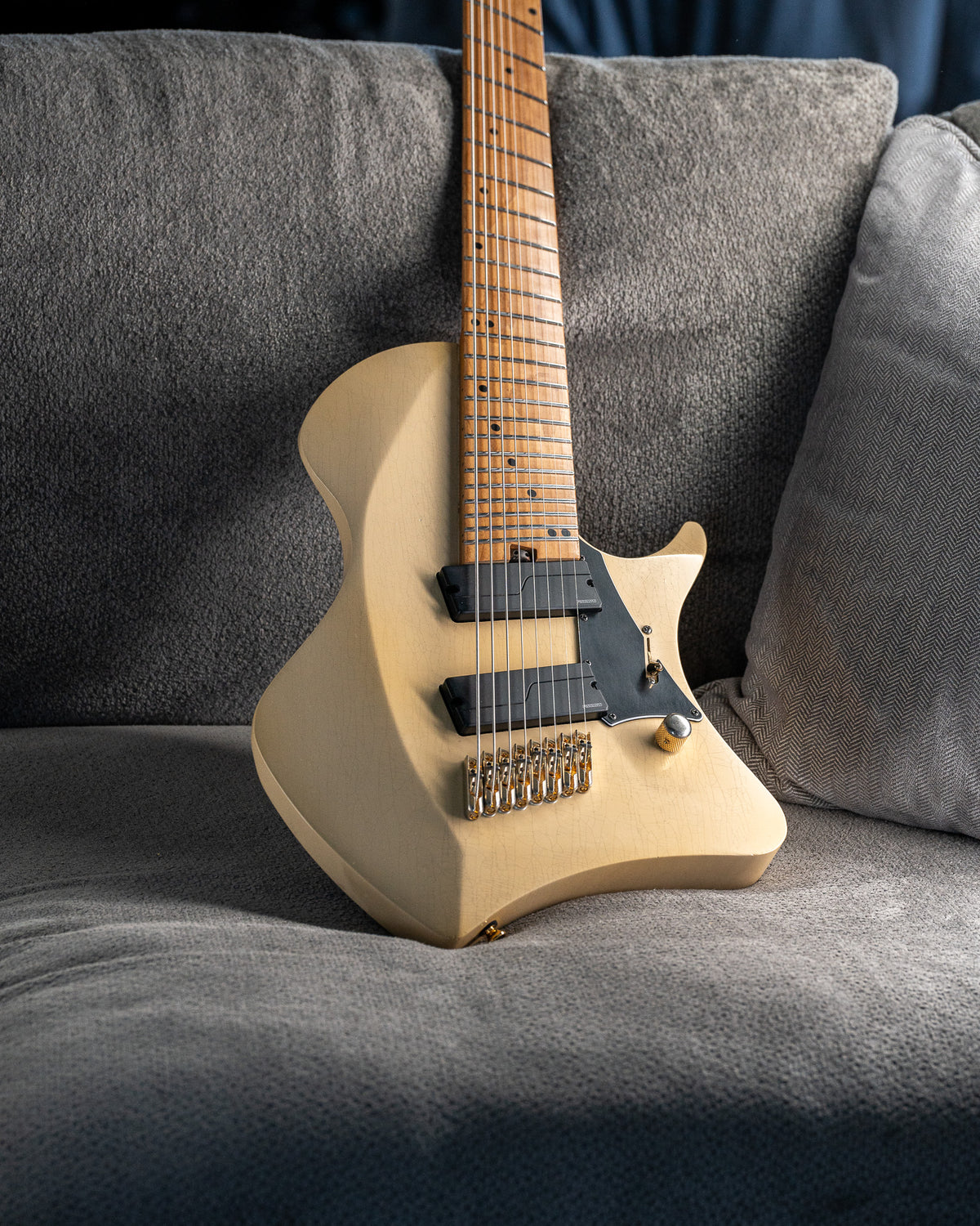 LARADA 8 Classic // Master Series // Latte [Relic]