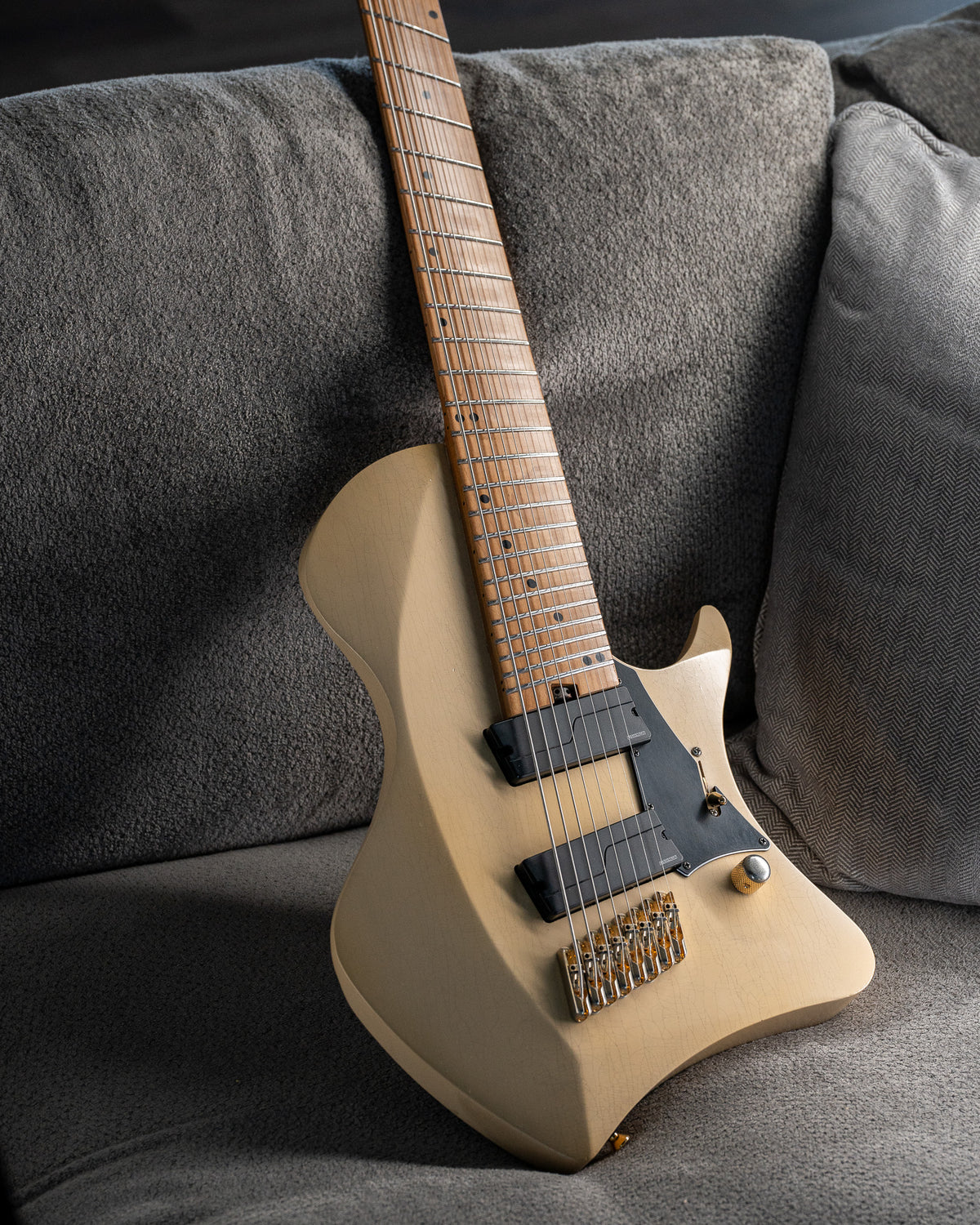 LARADA 8 Classic // Master Series // Latte [Relic]