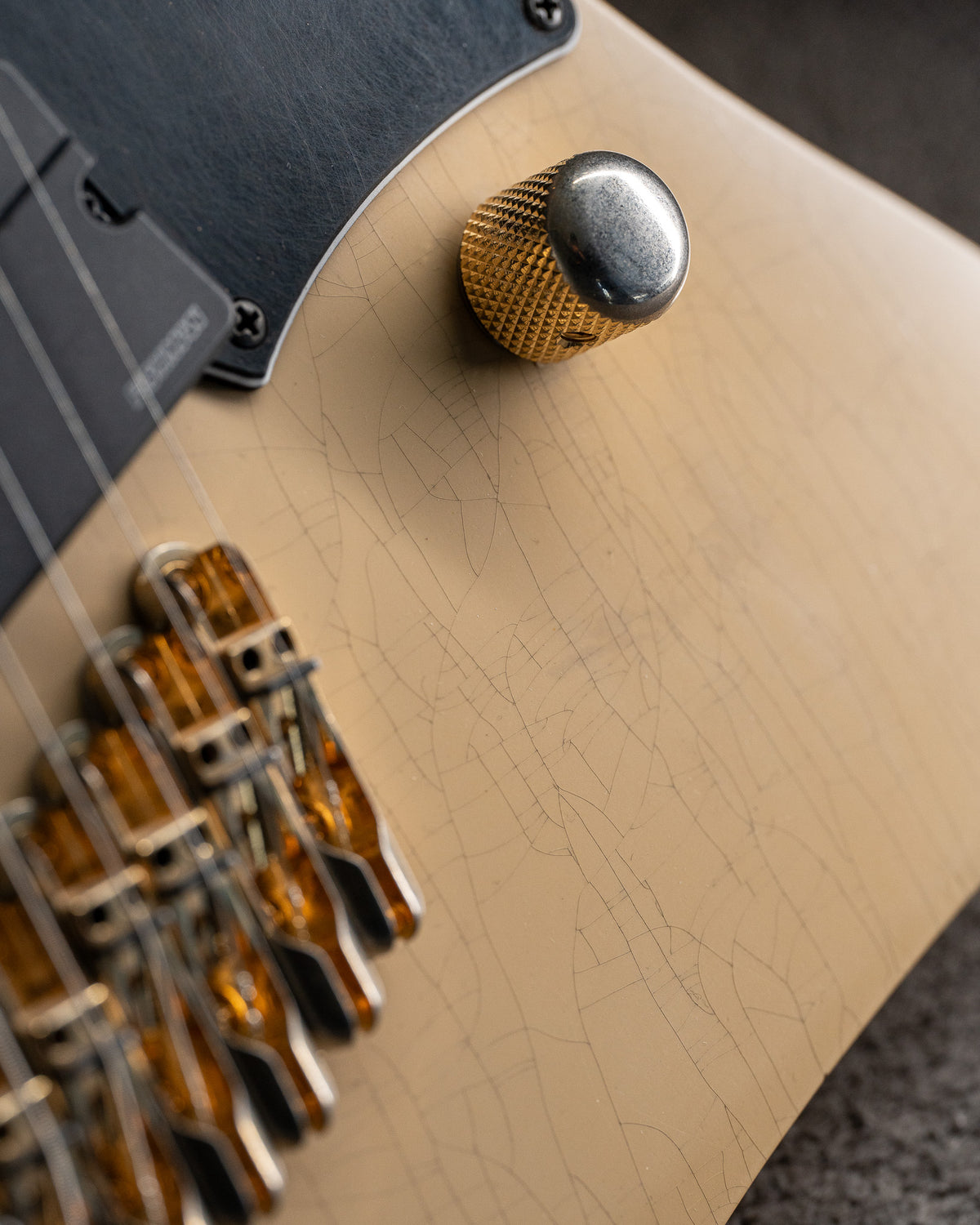 LARADA 8 Classic // Master Series // Latte [Relic]