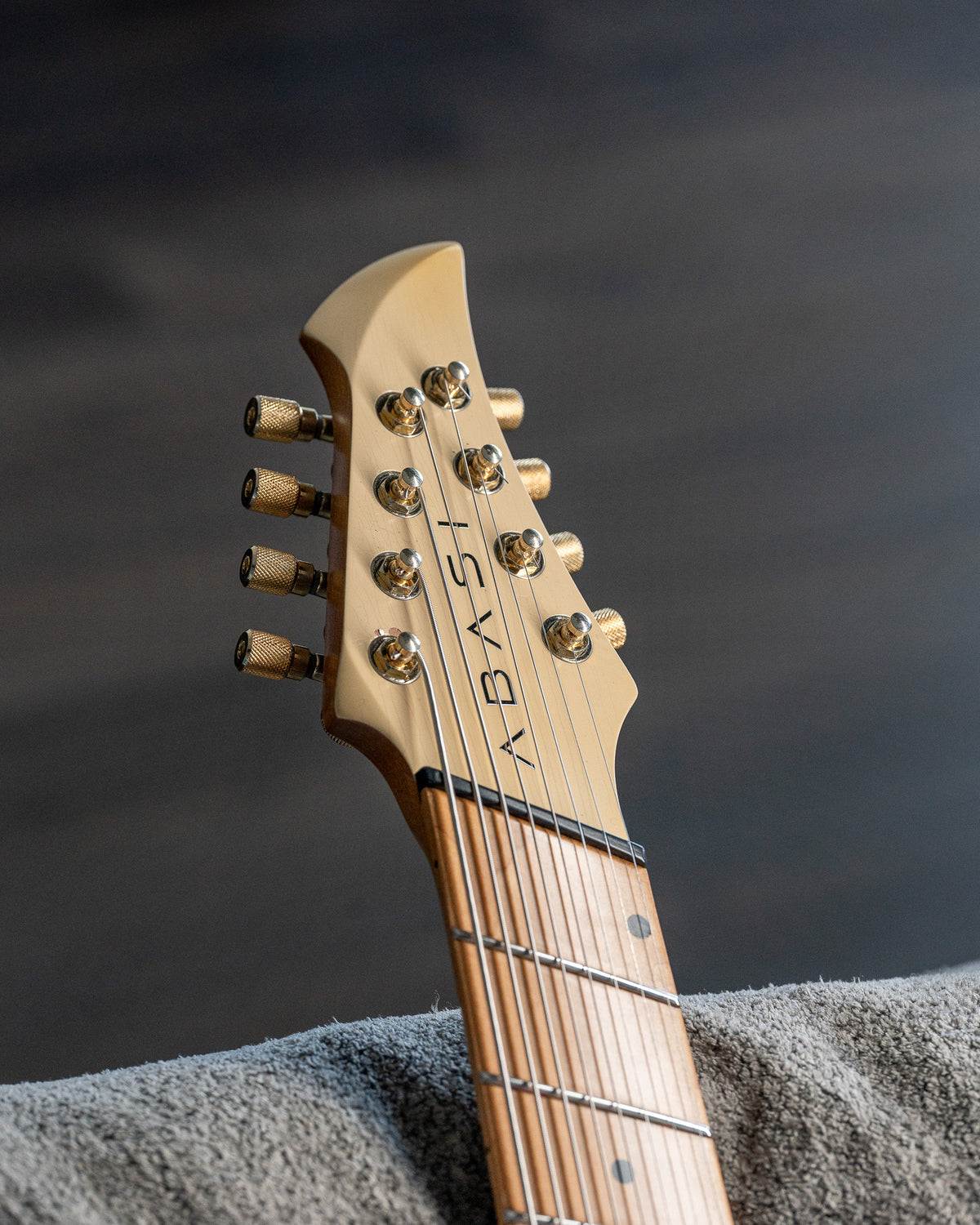 LARADA 8 Classic // Master Series // Latte [Relic]