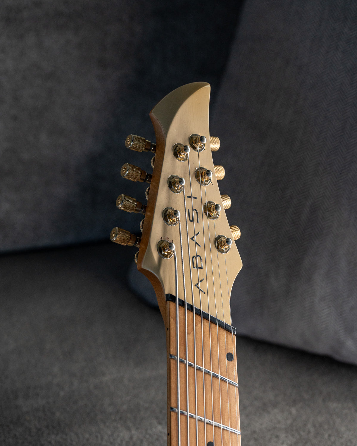 LARADA 8 Classic // Master Series // Latte [Relic]