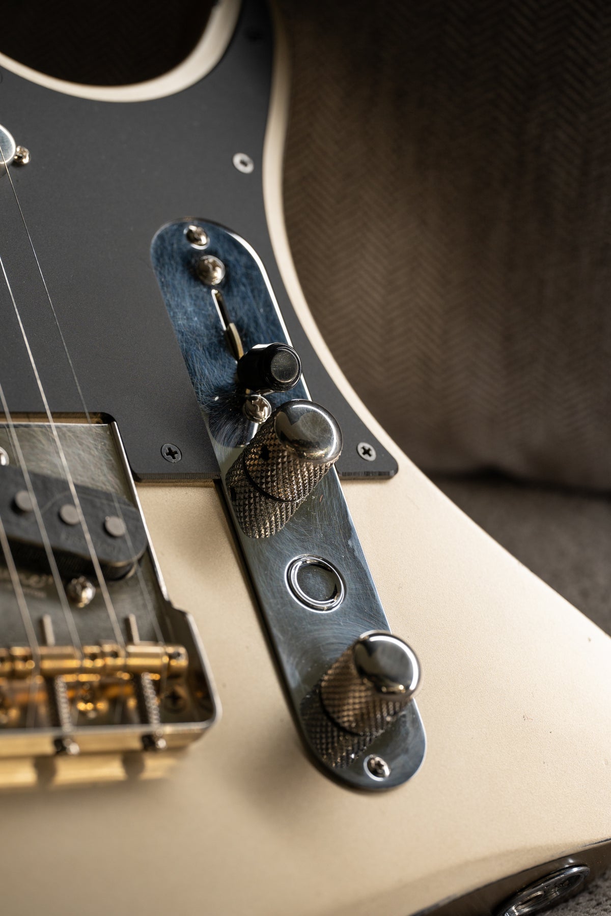 LARADA SPACE T // Champagne over Black [2-Stage Relic]