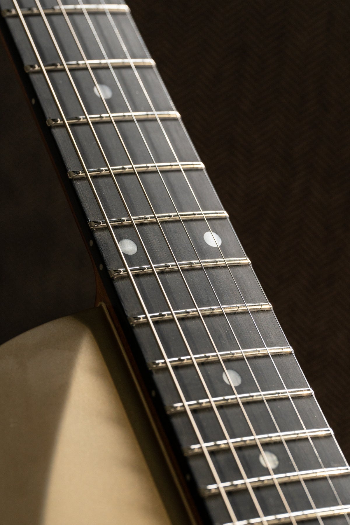 LARADA SPACE T // Champagne over Black [2-Stage Relic]