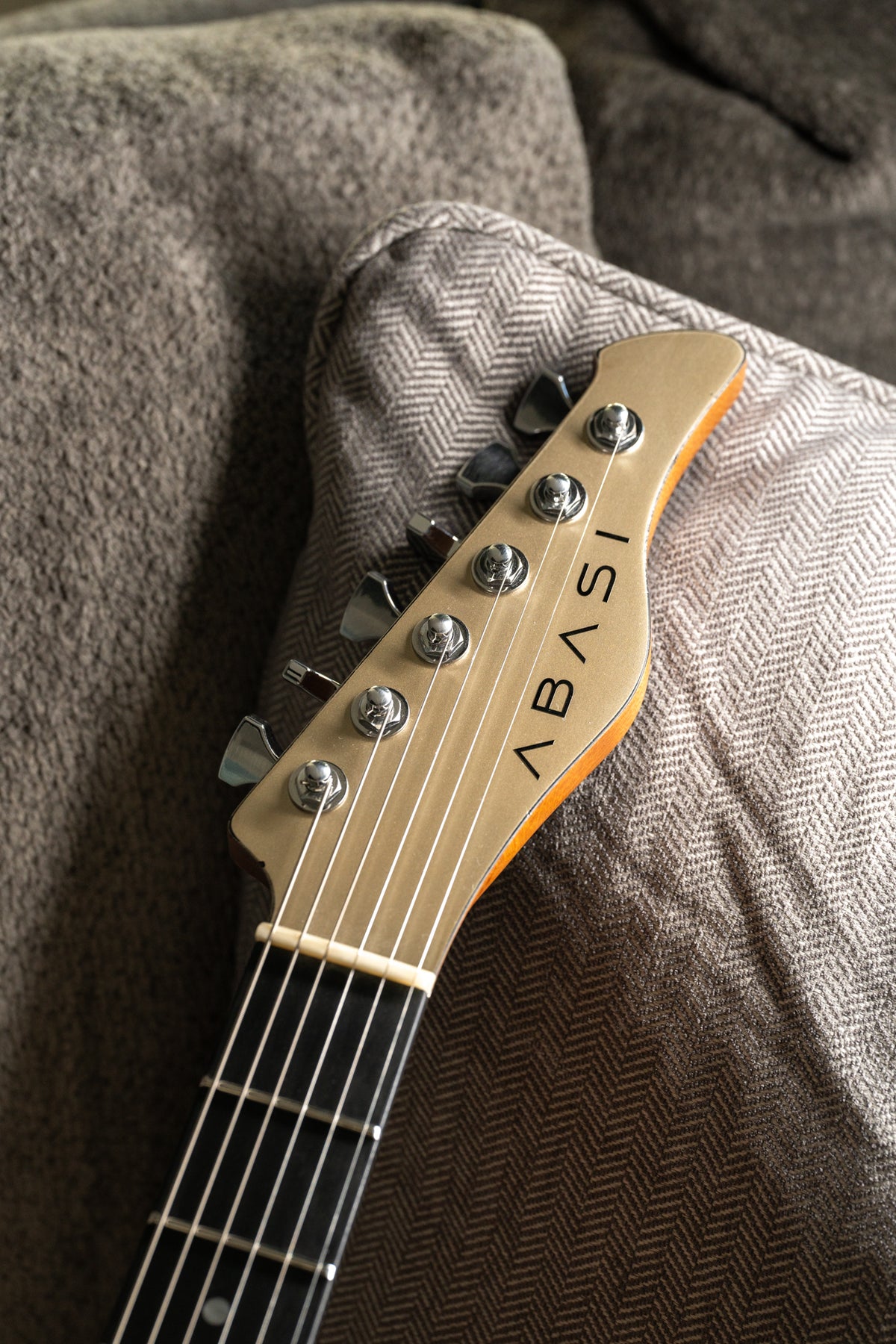 LARADA SPACE T // Champagne over Black [2-Stage Relic]