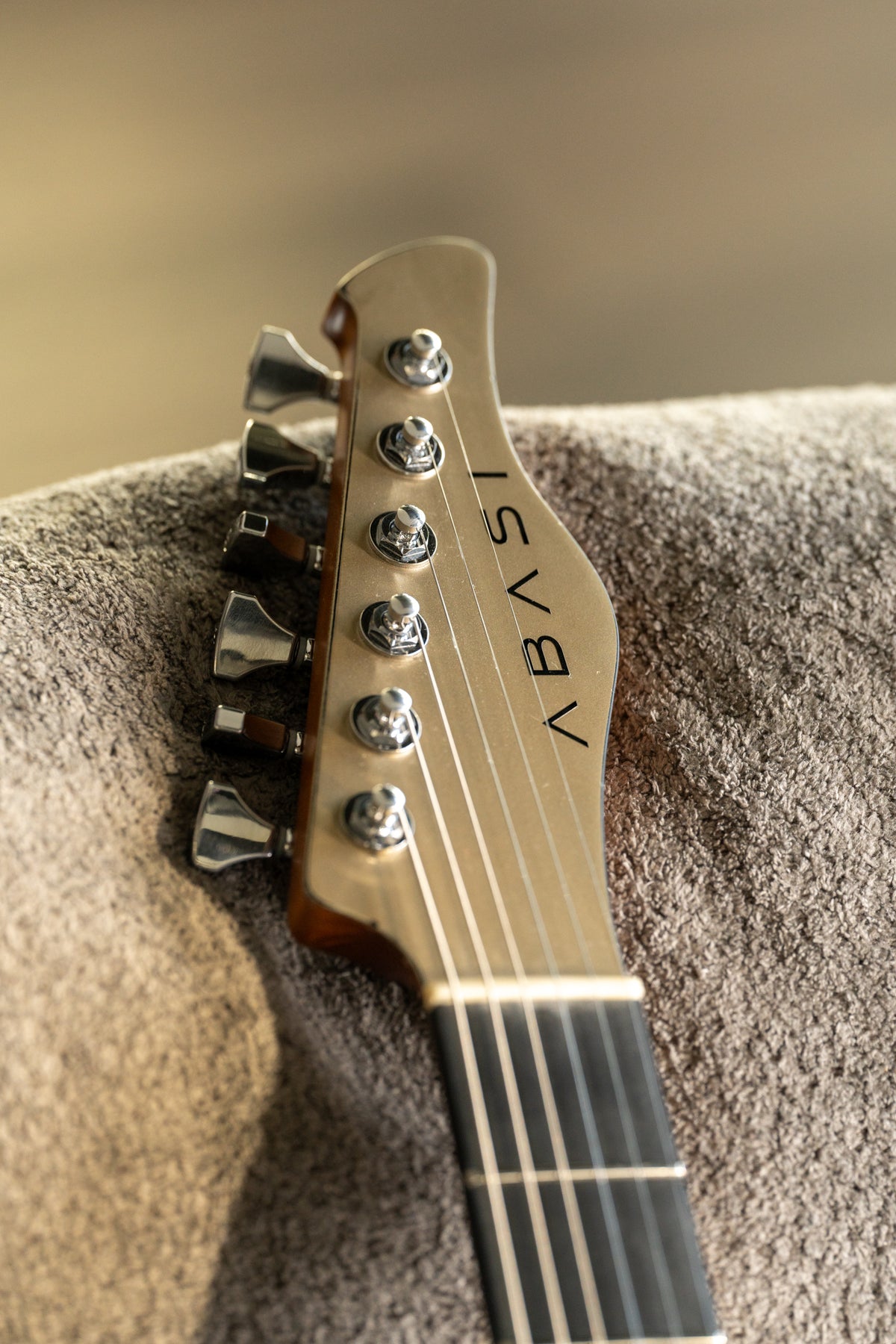 LARADA SPACE T // Champagne over Black [2-Stage Relic]