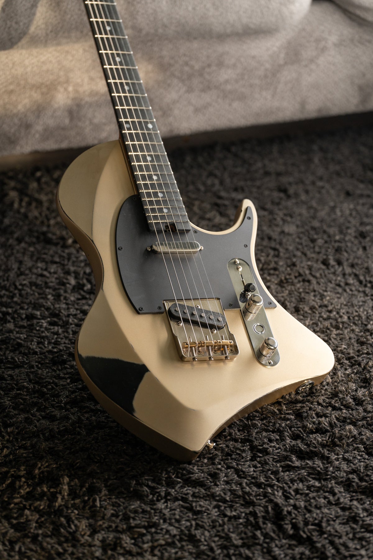 LARADA SPACE T // Champagne over Black [2-Stage Relic]