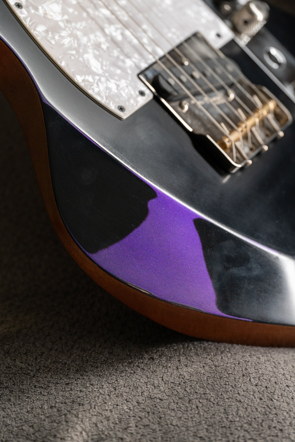 LARADA SPACE T // Black over Mystic Dream (Ebony FB) [2-Stage Relic]