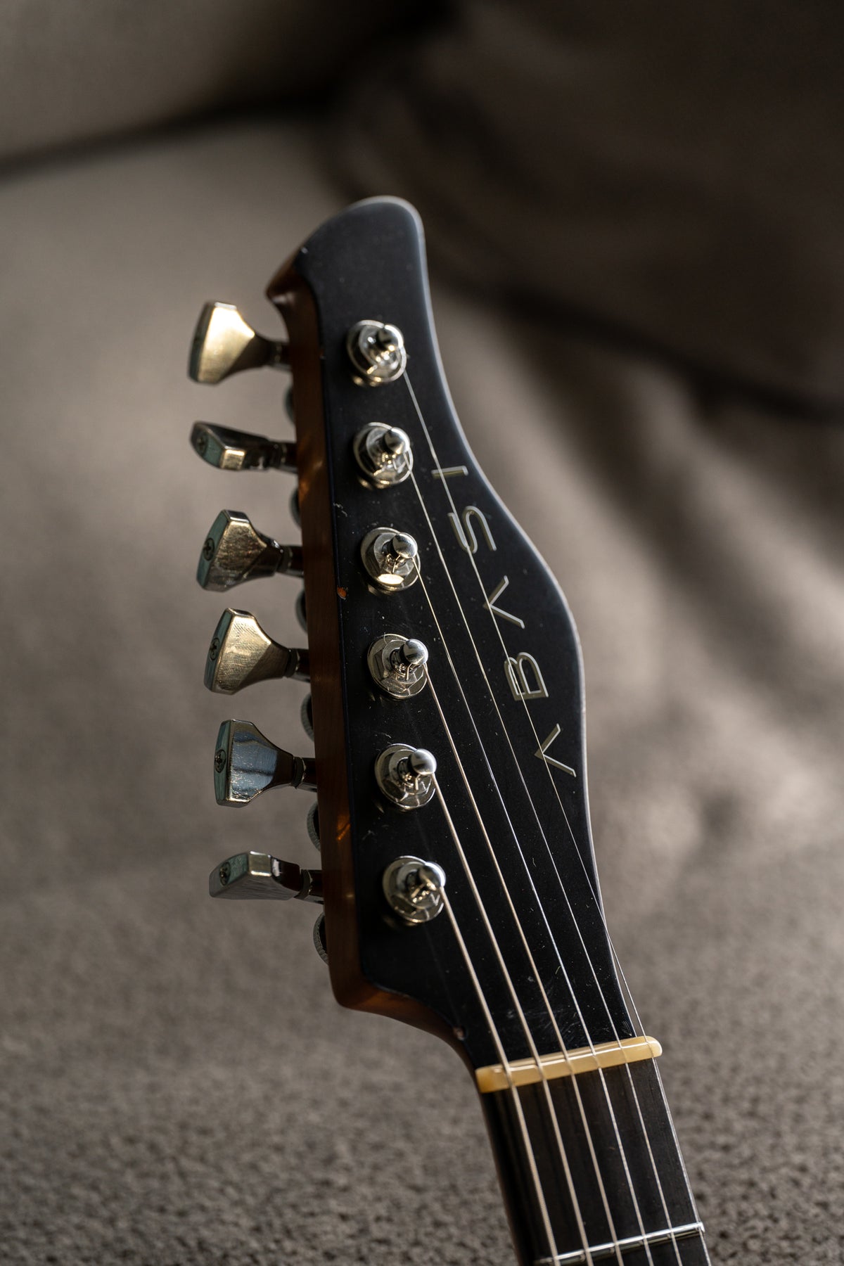 LARADA SPACE T // Black over Mystic Dream (Ebony FB) [2-Stage Relic]