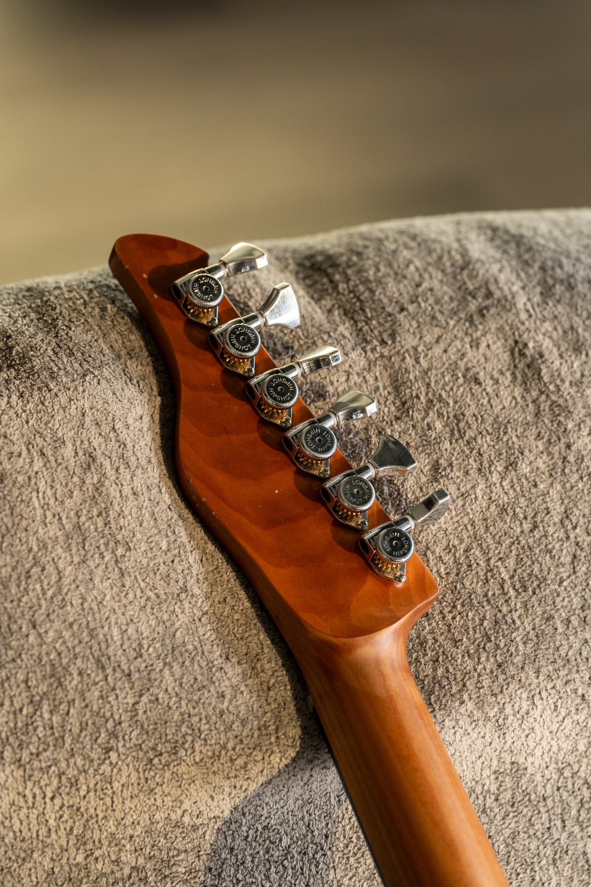 LARADA SPACE T // Black over Mystic Dream (Ebony FB) [2-Stage Relic]