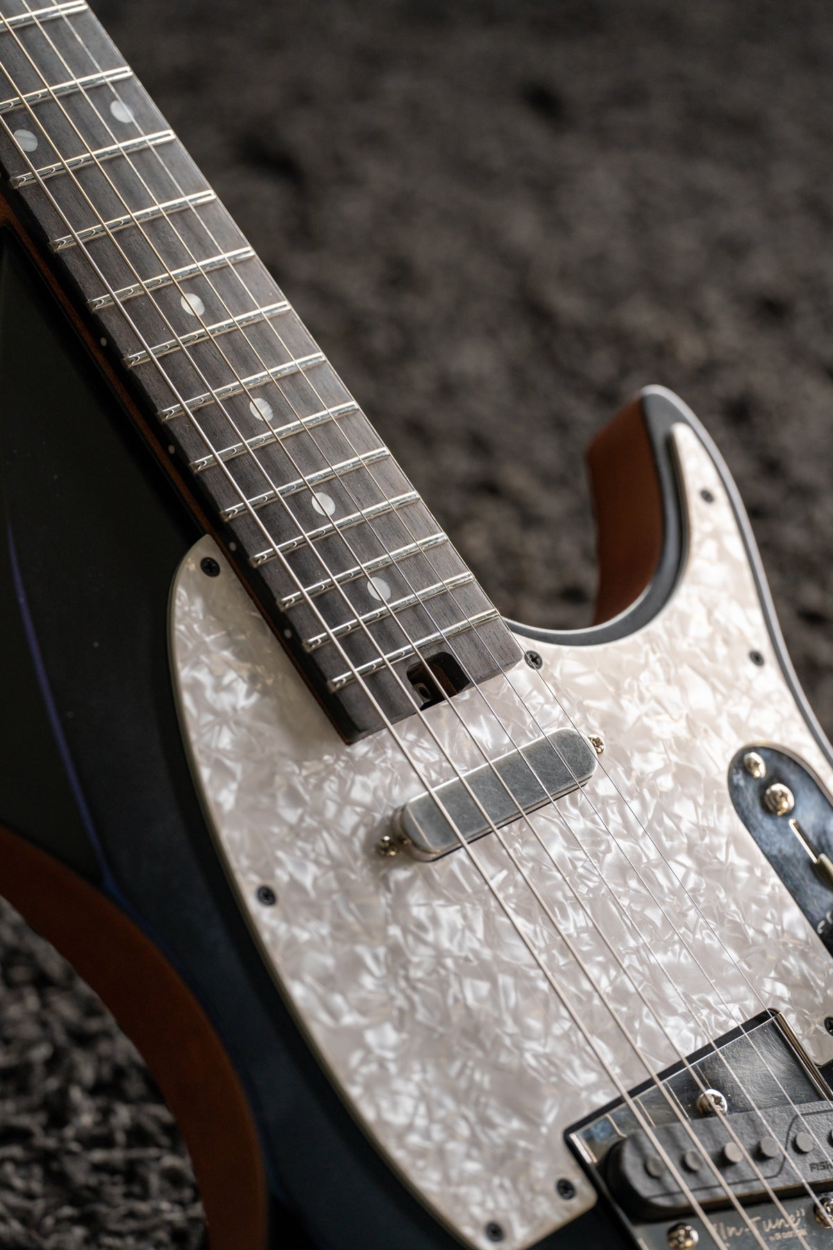 LARADA SPACE T // Black over Mystic Dream (Ebony FB) [2-Stage Relic]