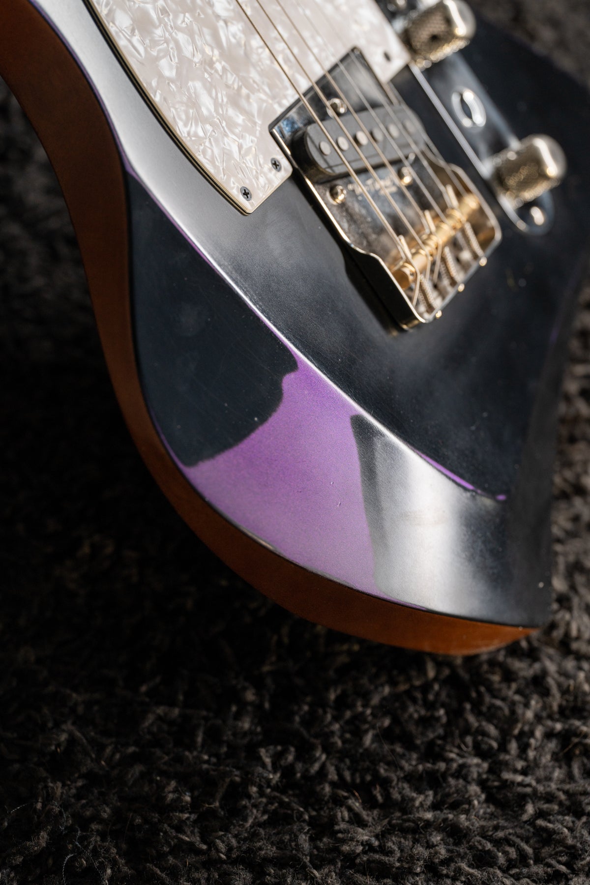 LARADA SPACE T // Black over Mystic Dream (Ebony FB) [2-Stage Relic]