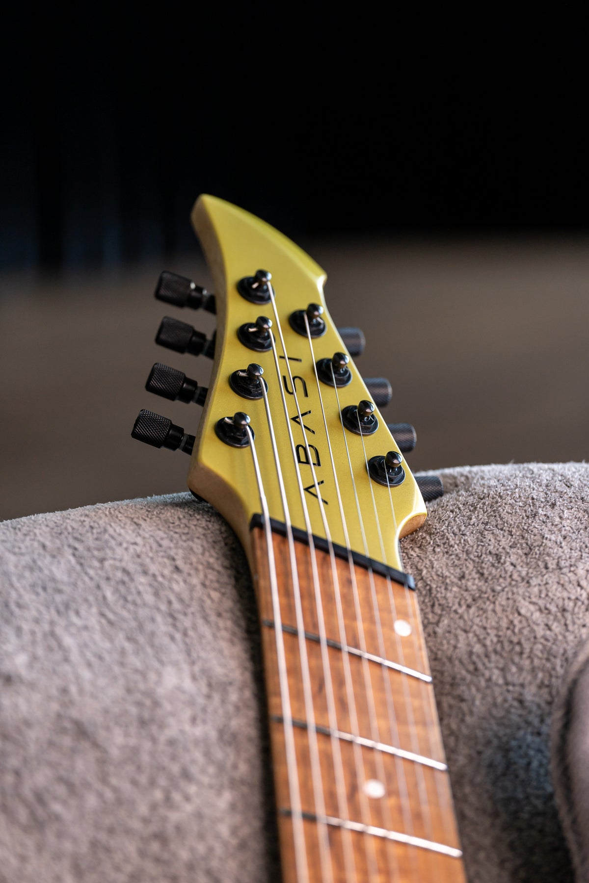 ĒMI 8 // MASTER SERIES // CHARTREUSE