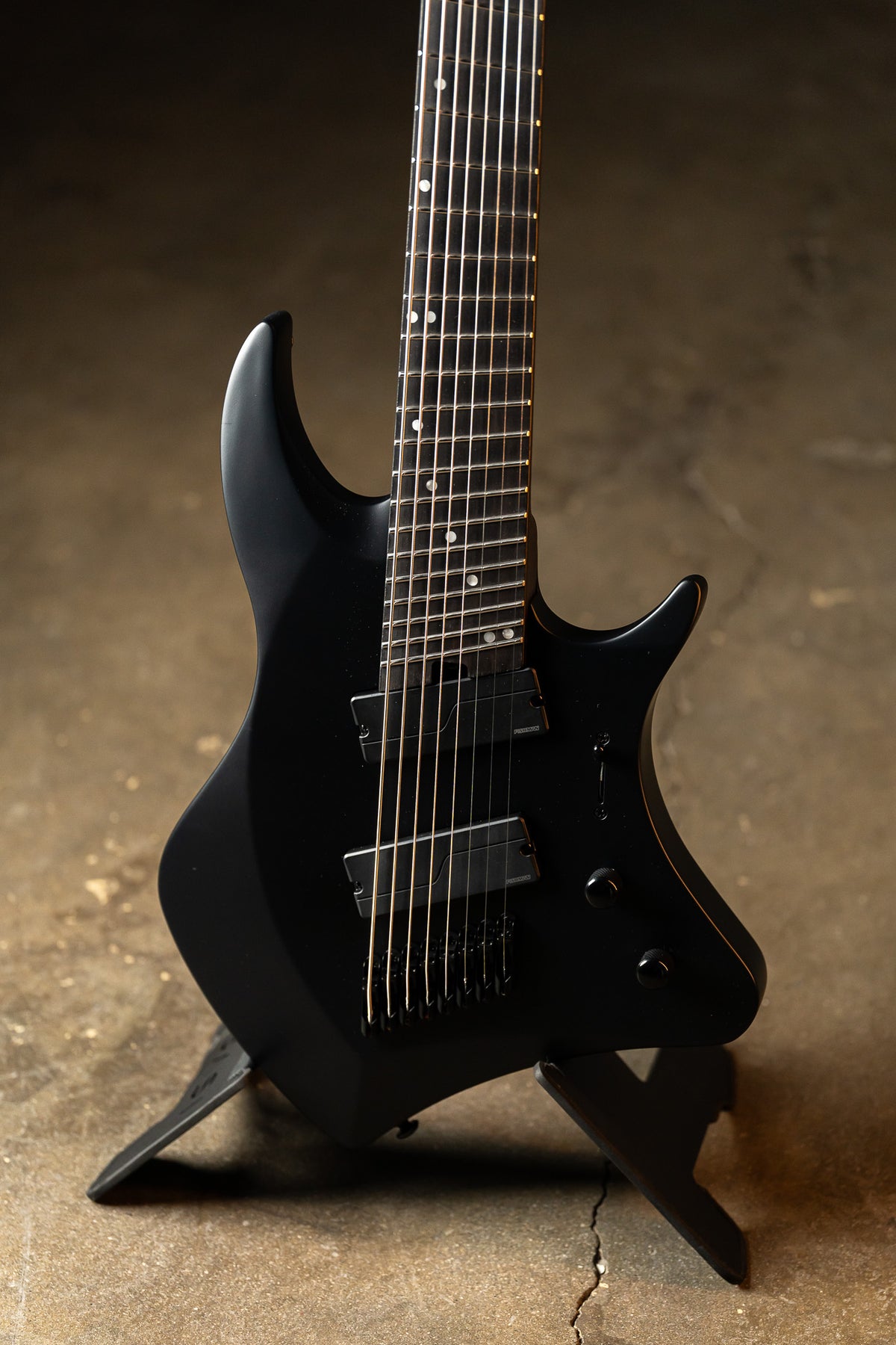 ēmi 8 // Legion // Stealth [B-stock]