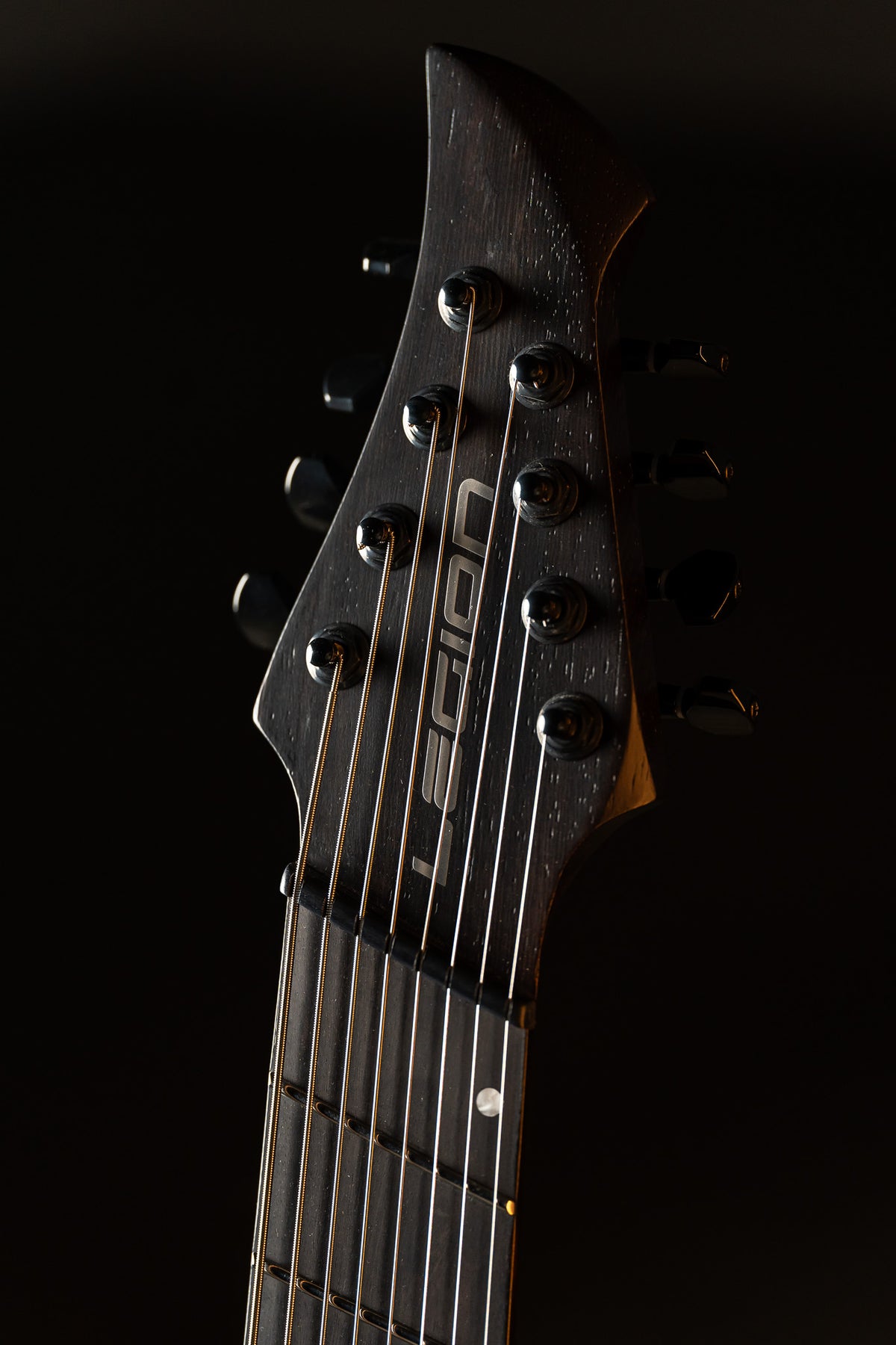 ēmi 8 // Legion // Stealth [B-stock]