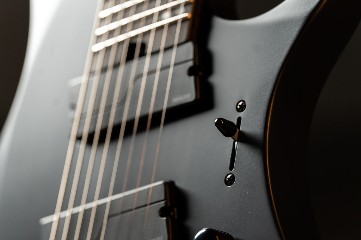 ēmi 8 // Legion // Stealth [B-stock]