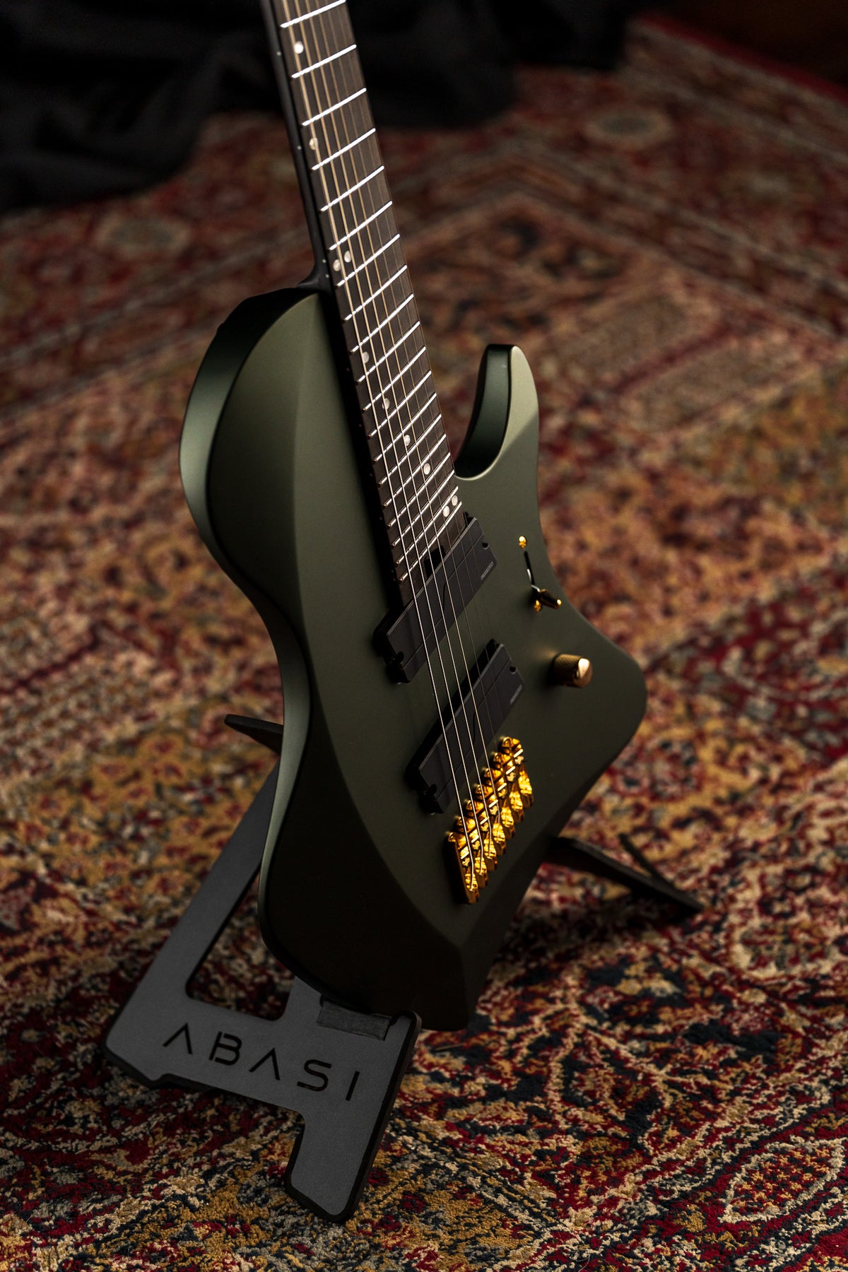 LARADA 7 // Legion // Bell Garden Green