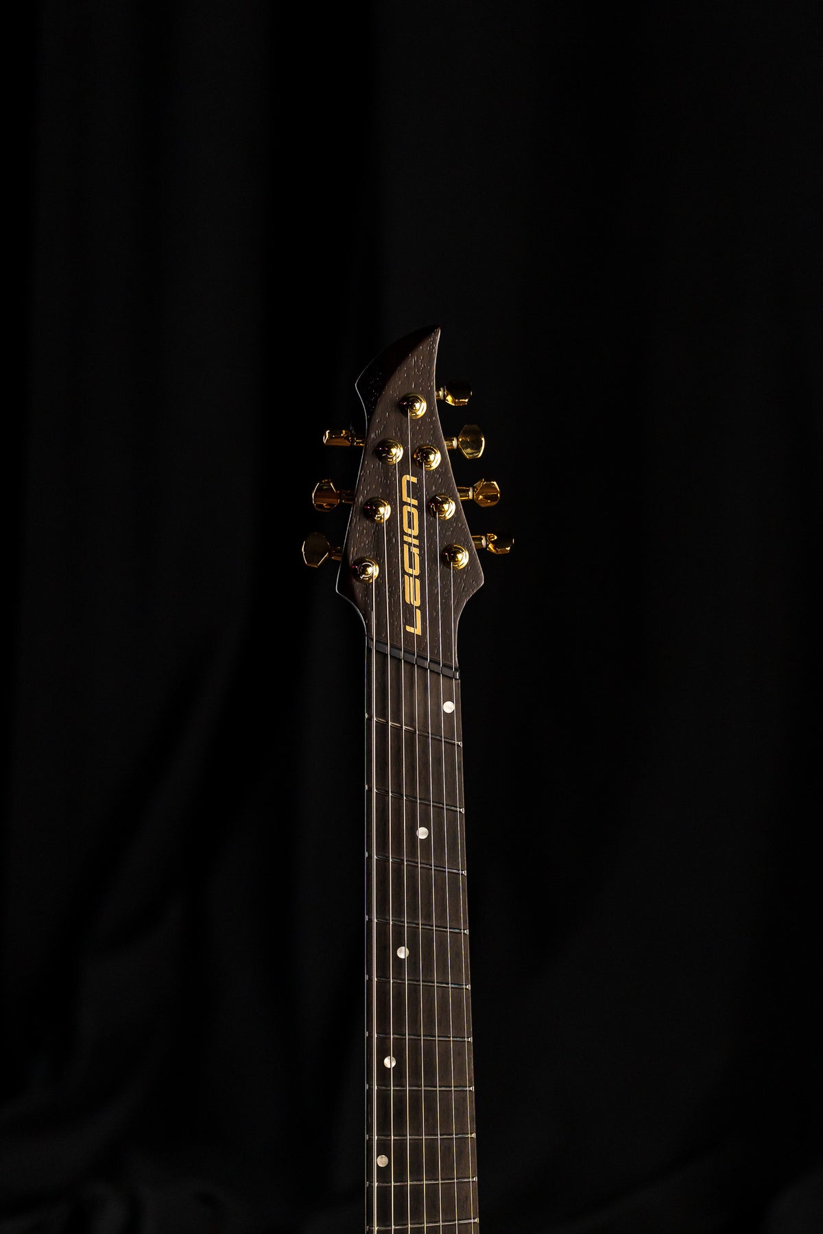 LARADA 7 // Legion // Bell Garden Green