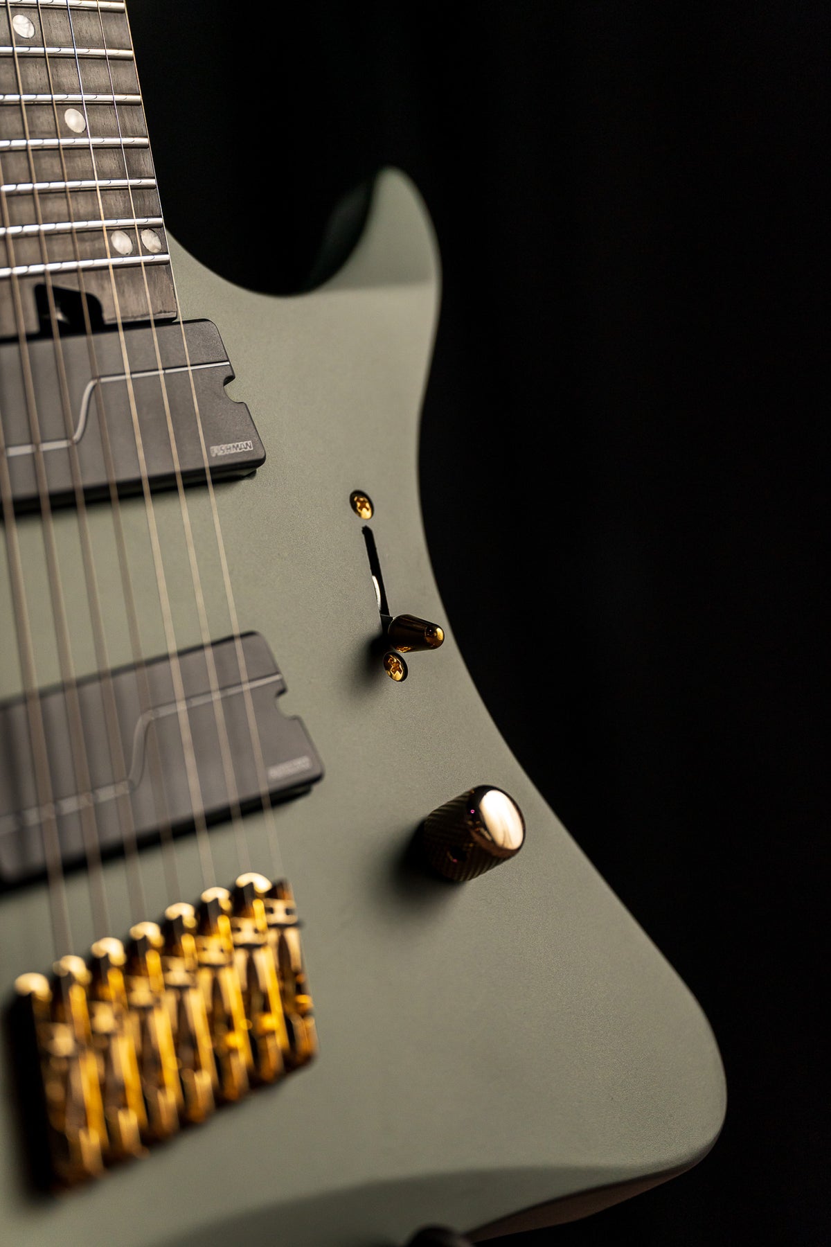 LARADA 7 // Legion // Bell Garden Green