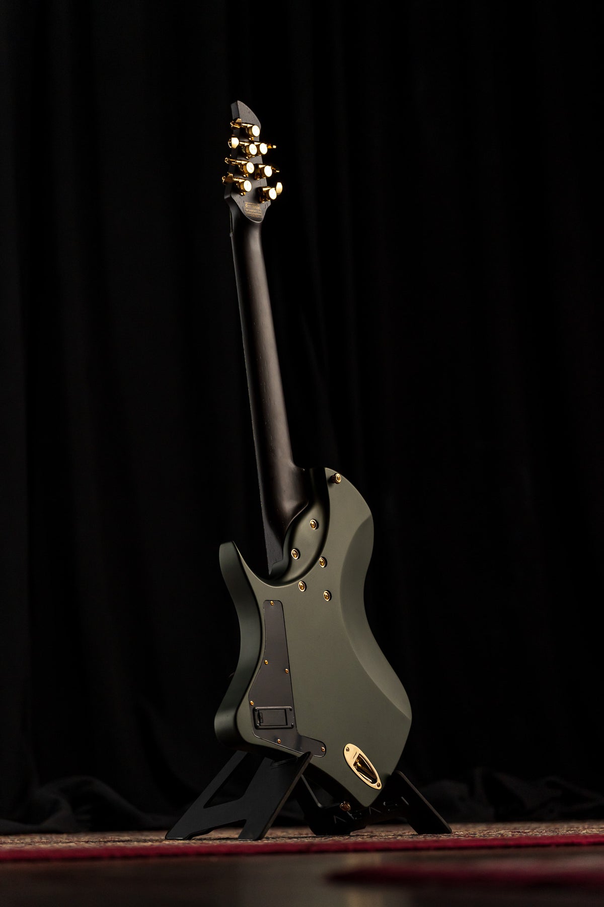 LARADA 7 // Legion // Bell Garden Green