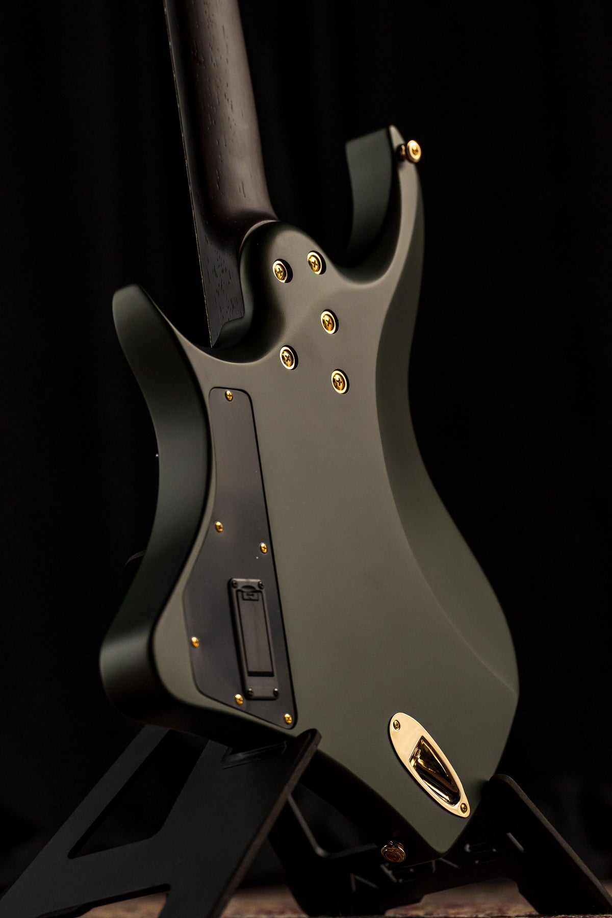 ēmi 7 // Legion // Bell Garden Green