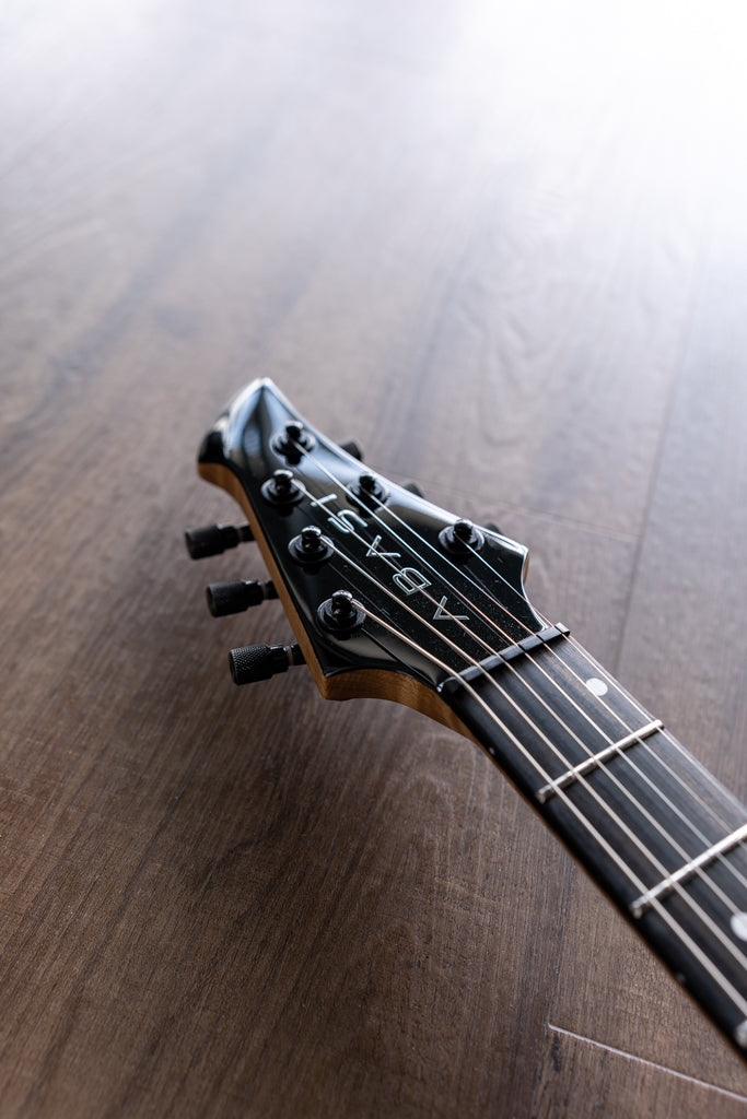 LARADA 6 // Master Series // Transparent Blackburst