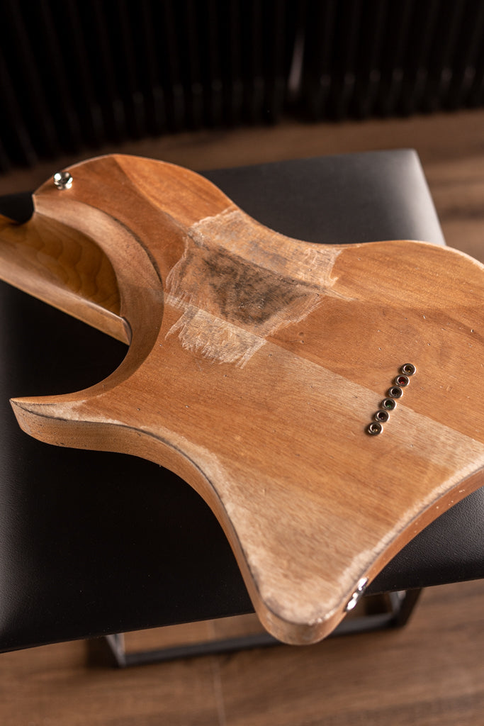 LARADA SPACE T // Red Mega Relic