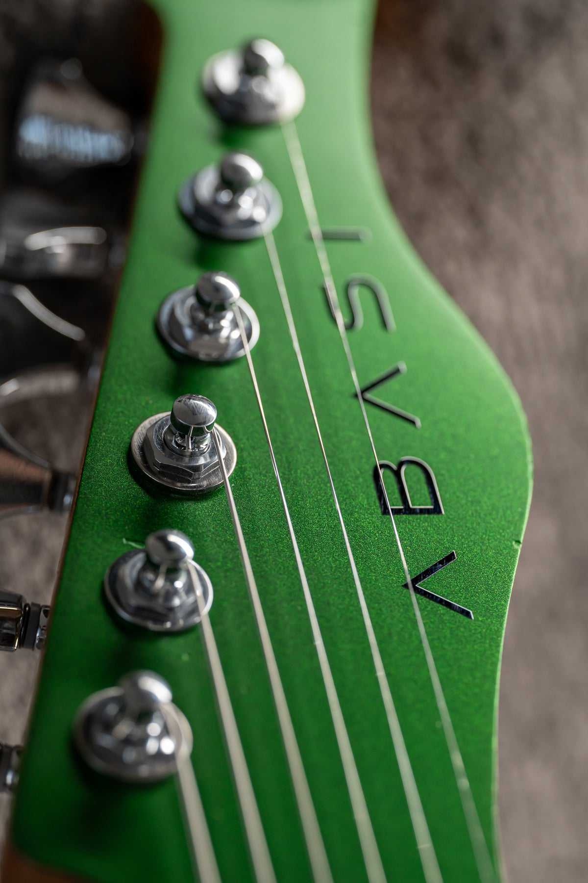 LARADA SPACE T // Emerald Satin [Relic]