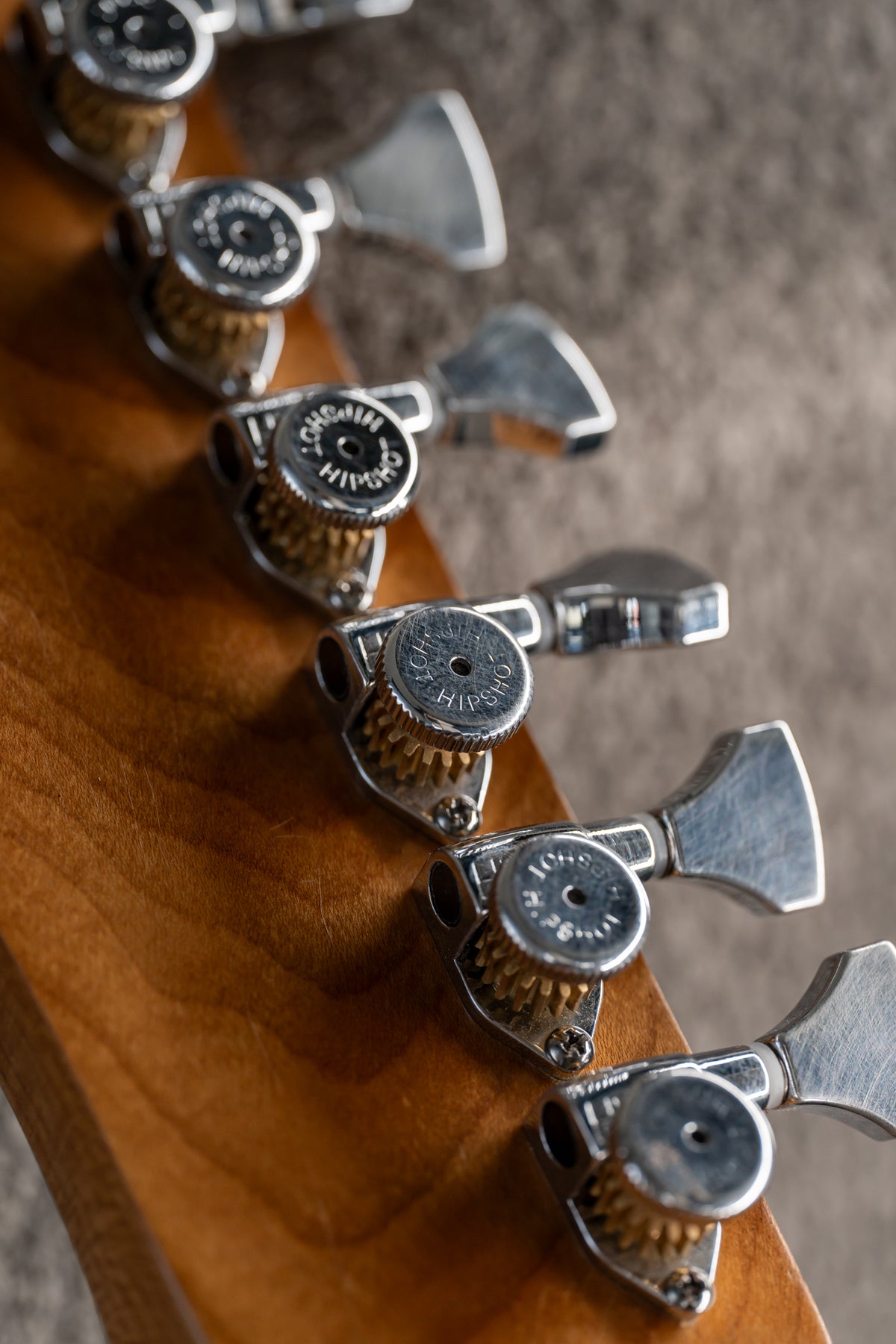 LARADA SPACE T // Emerald Satin [Relic]