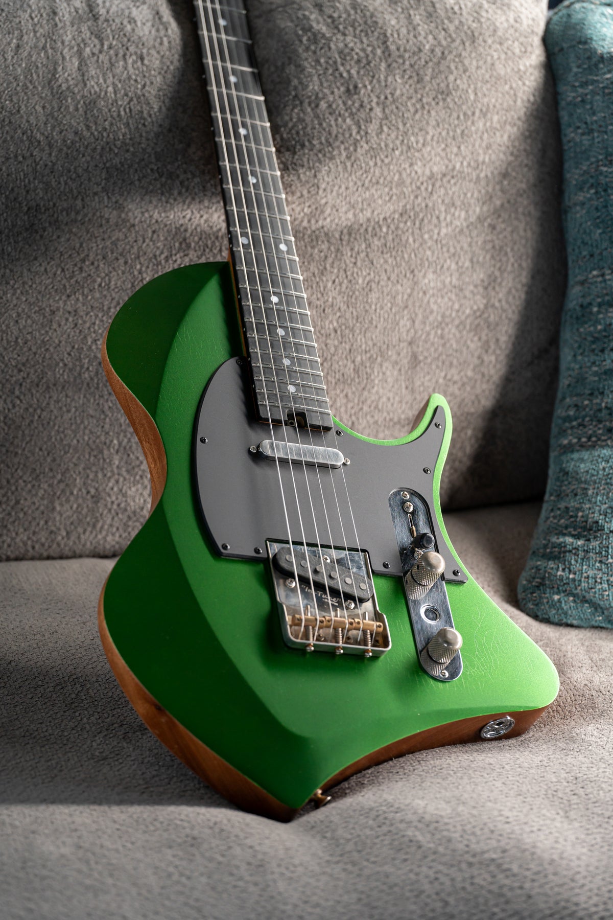 LARADA SPACE T // Emerald Satin [Relic]