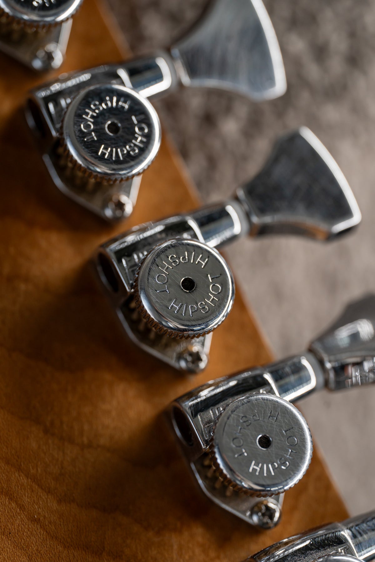 LARADA SPACE T // Emerald Satin [Relic]