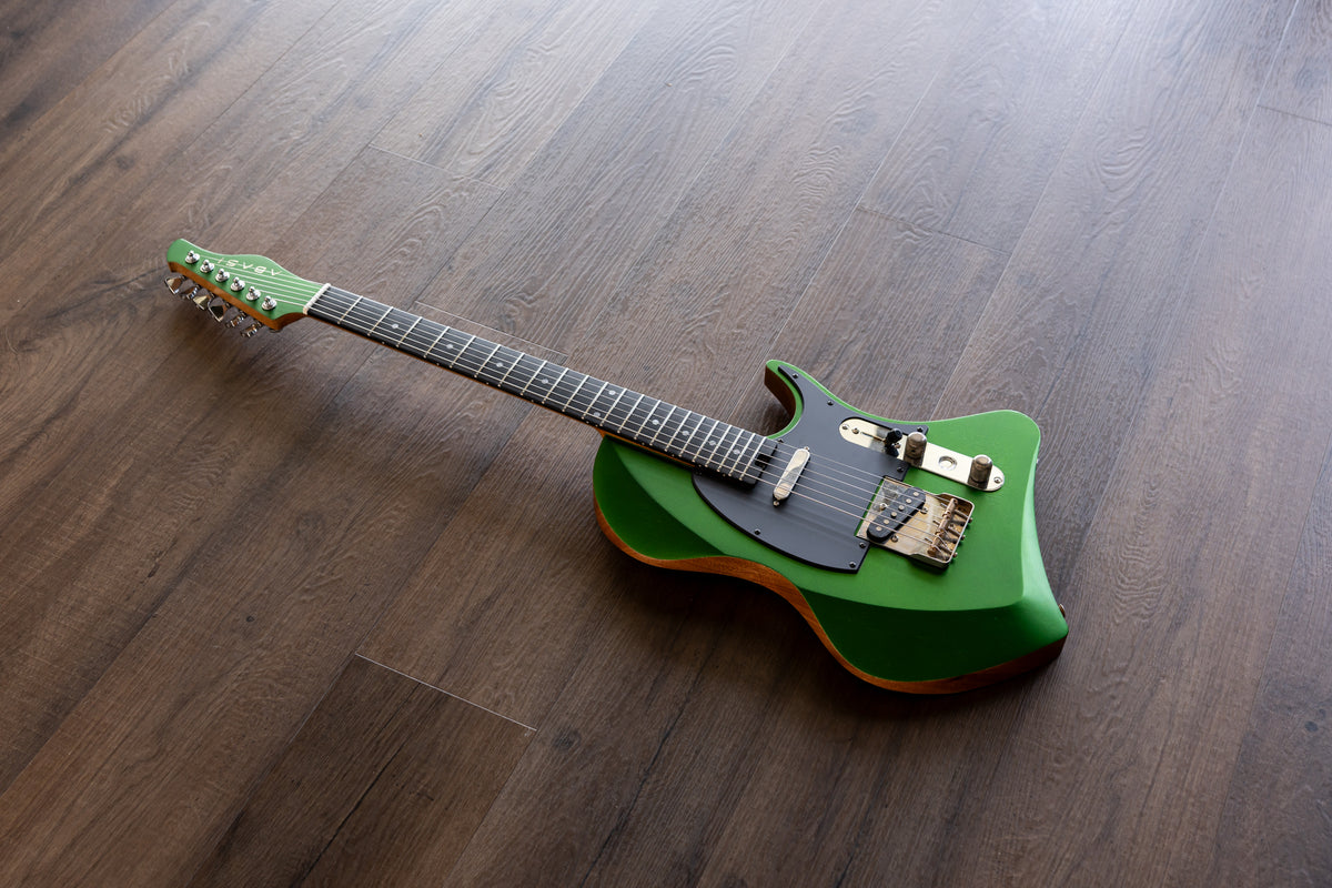LARADA SPACE T // Emerald Satin [Relic]