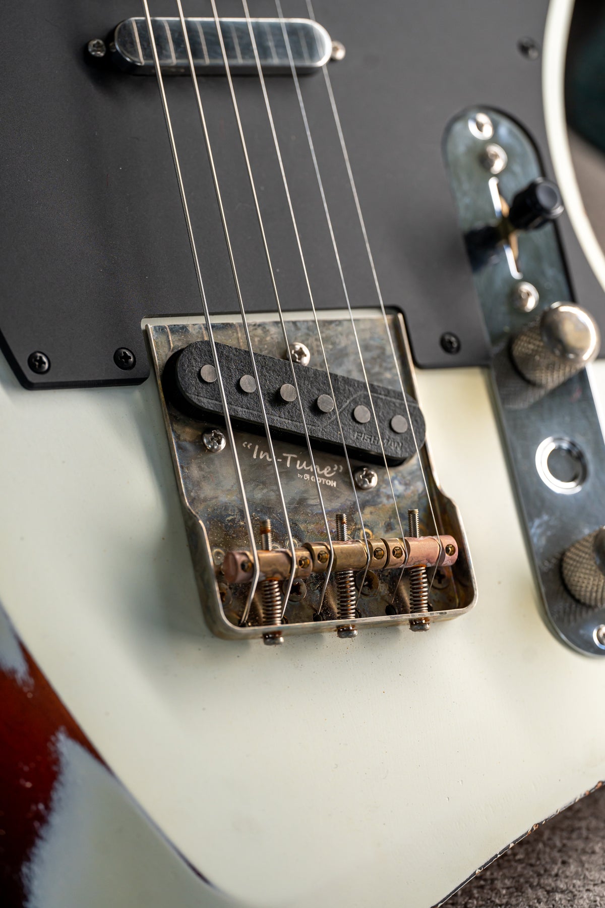 LARADA SPACE T // Porcelain [2-Stage Relic]