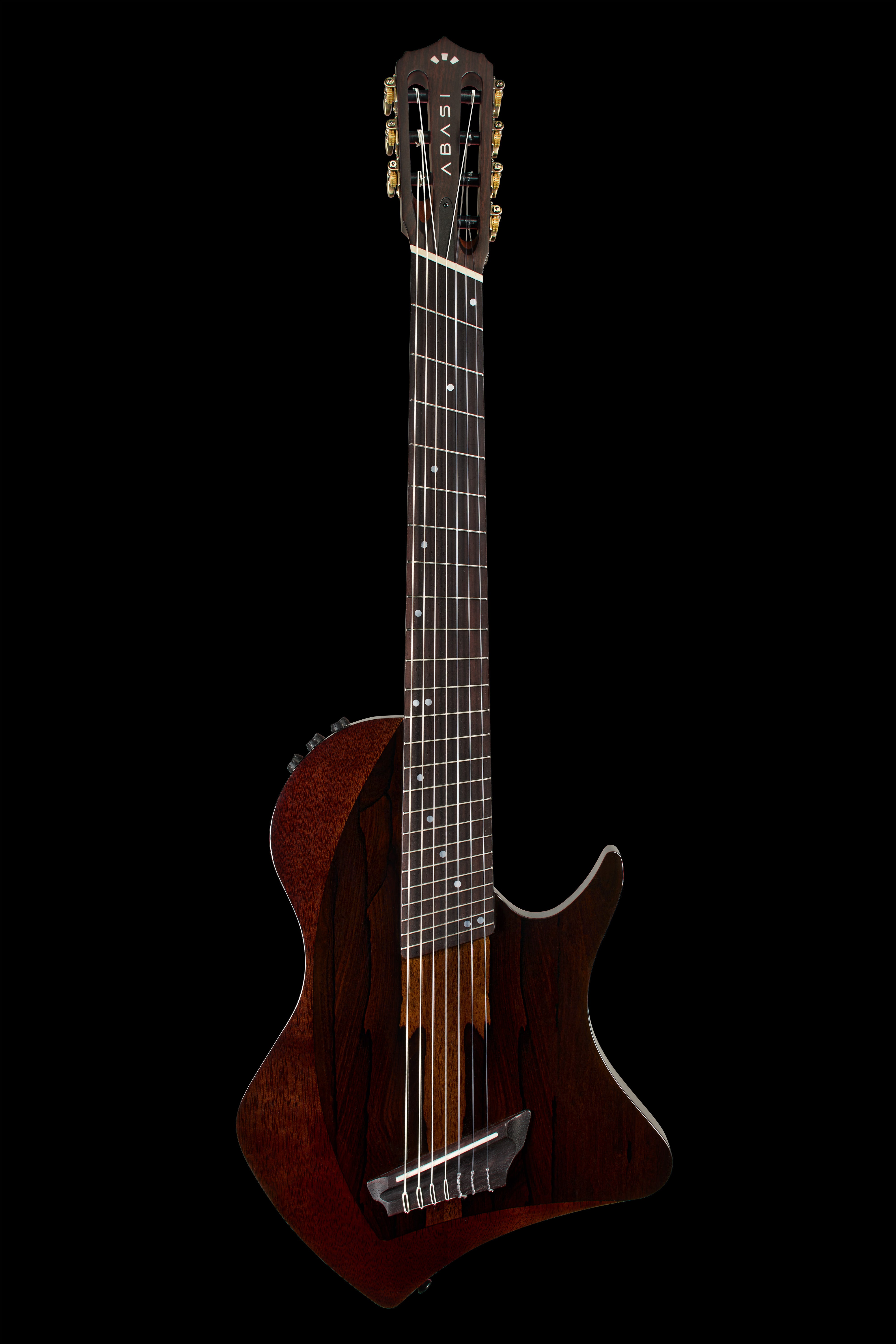Tosin Abasi e Cordoba reinventano la chitarra nylon a 7 corde con la Abasi Stage 7