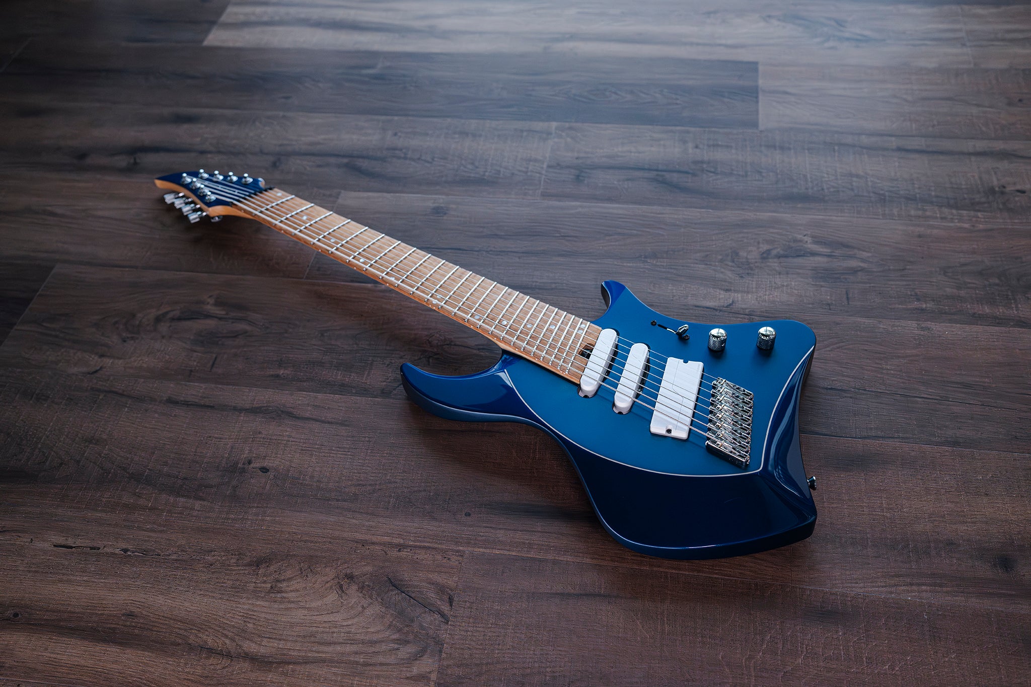 ĒMI 8 // MASTER SERIES // DJENTIAN BLUE (Korina Neck)