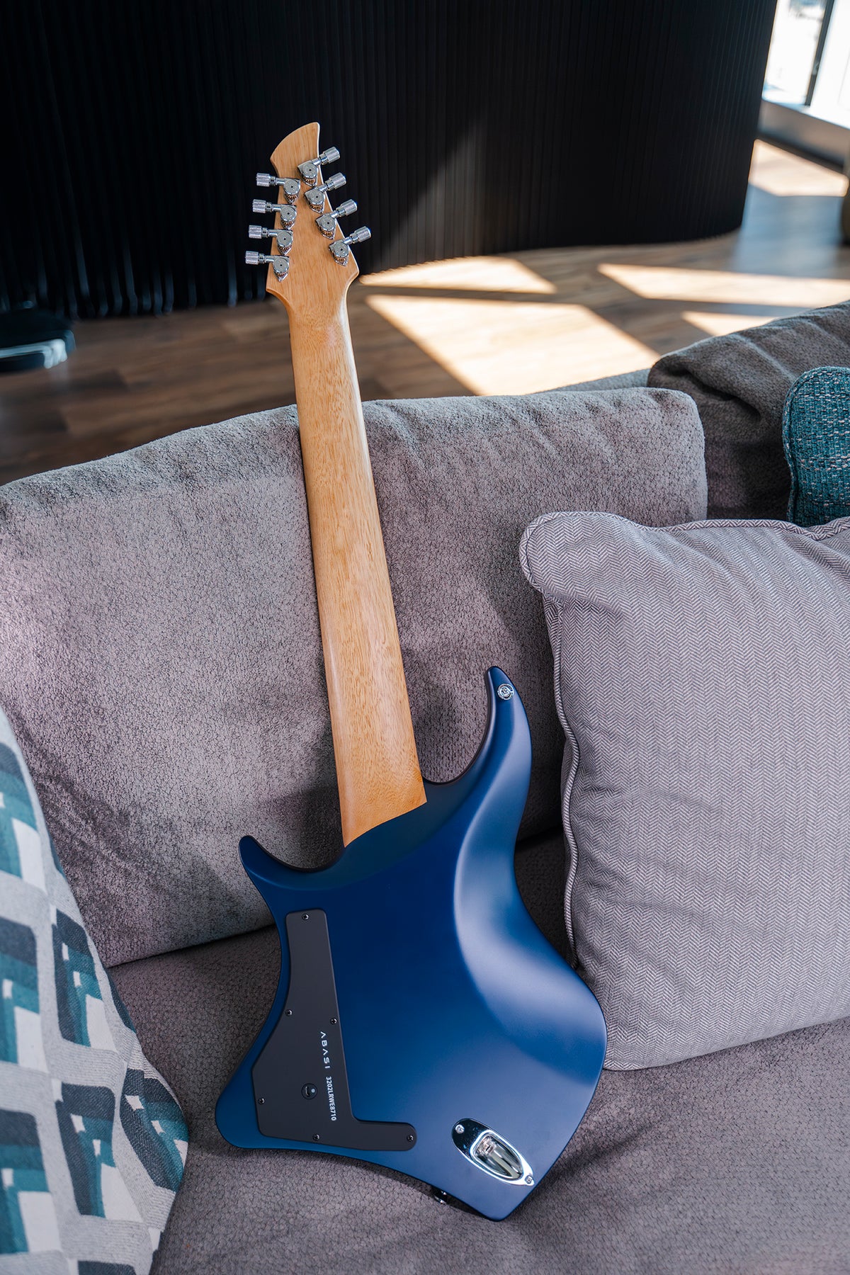 ĒMI 8 // MASTER SERIES // DJENTIAN BLUE (Korina Neck)