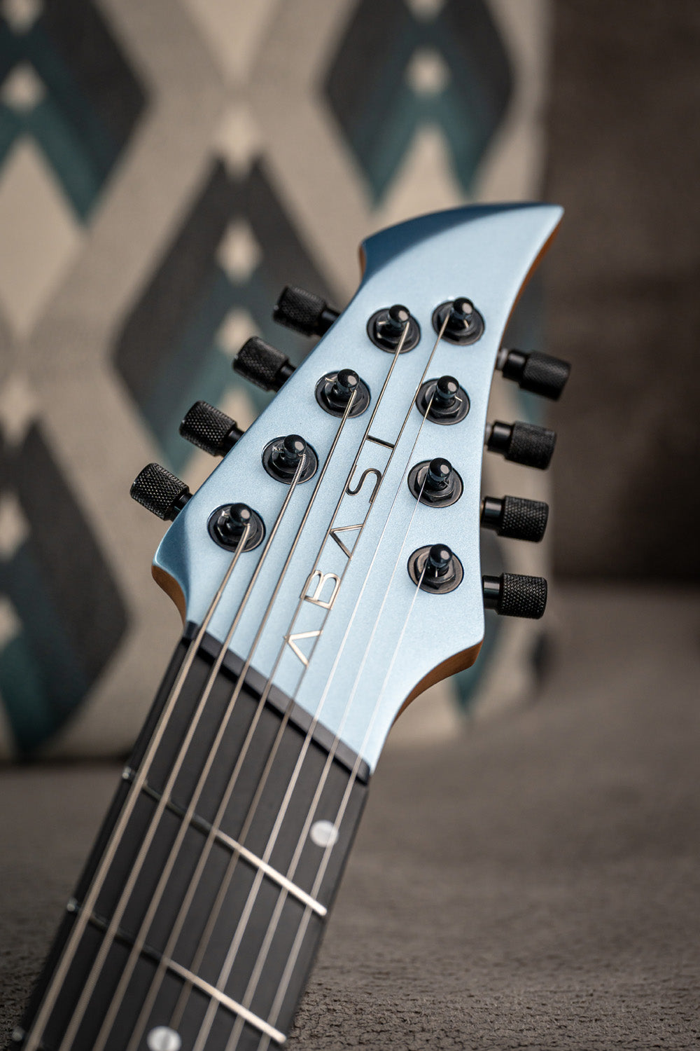 LARADA 8 // Master Series // Frost [White PU]