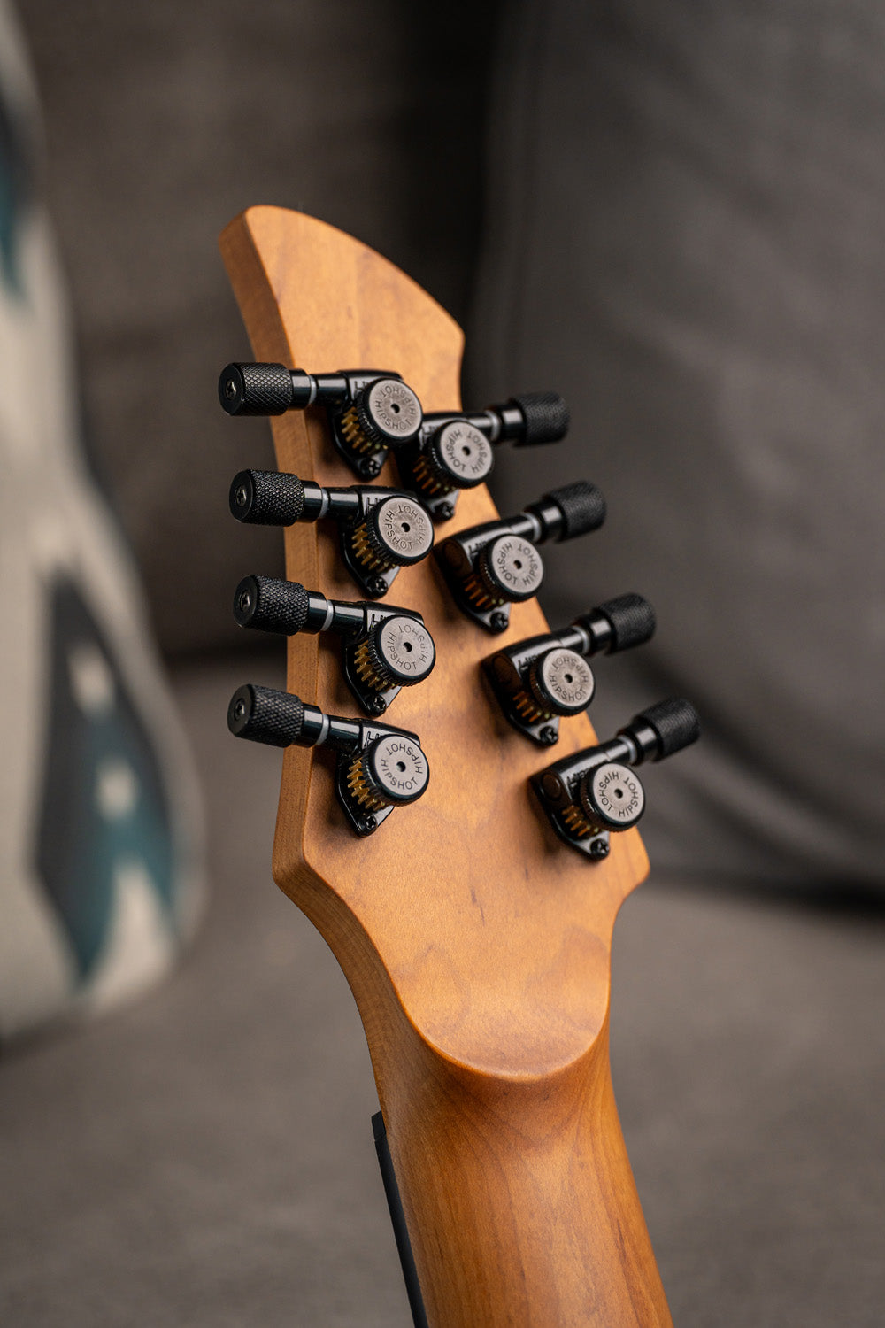 LARADA 8 // Master Series // Frost [White PU]