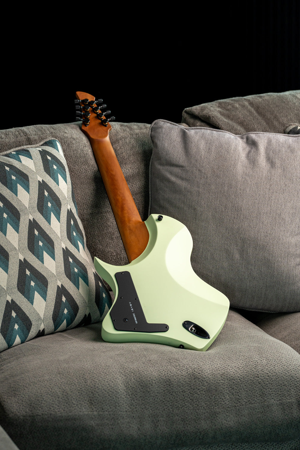 LARADA 8 // Master Series // Mint