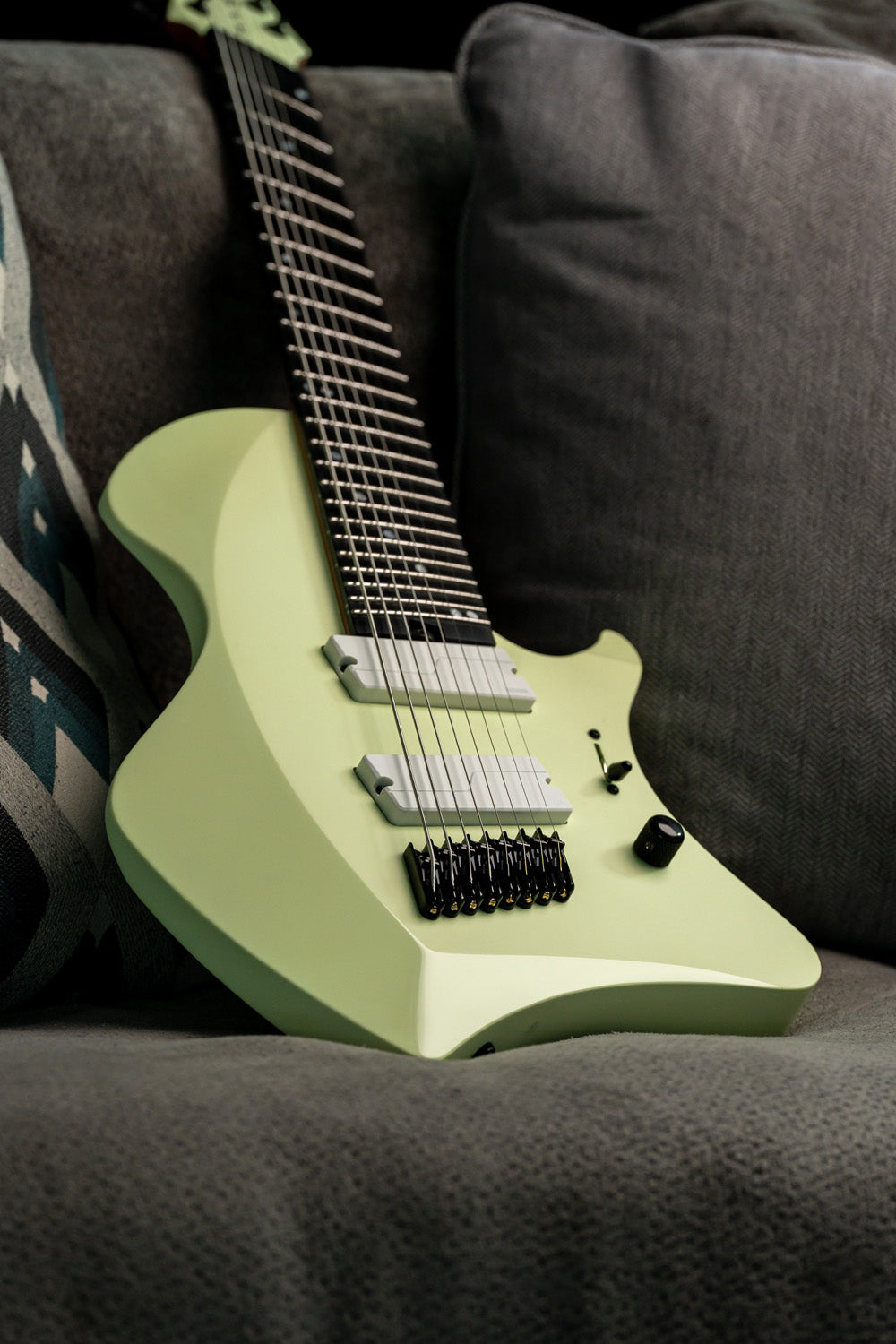 LARADA 8 // Master Series // Mint