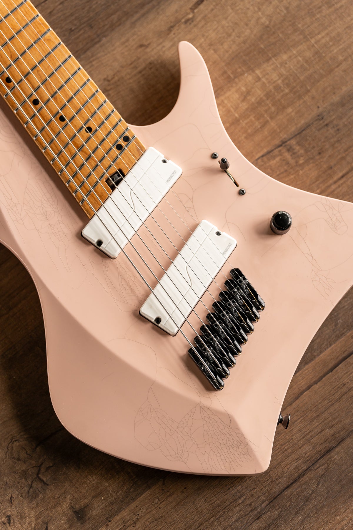 LARADA 8 // Master Series // Shell Pink [Relic]