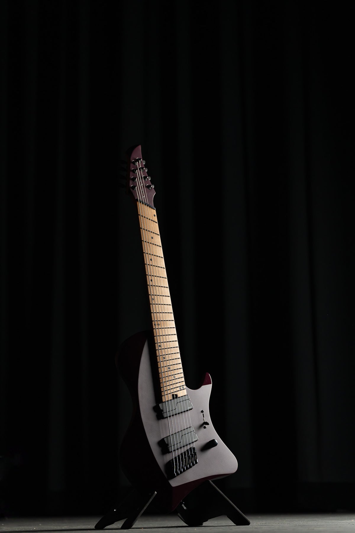 LARADA 8 // Master Series // Aubergine