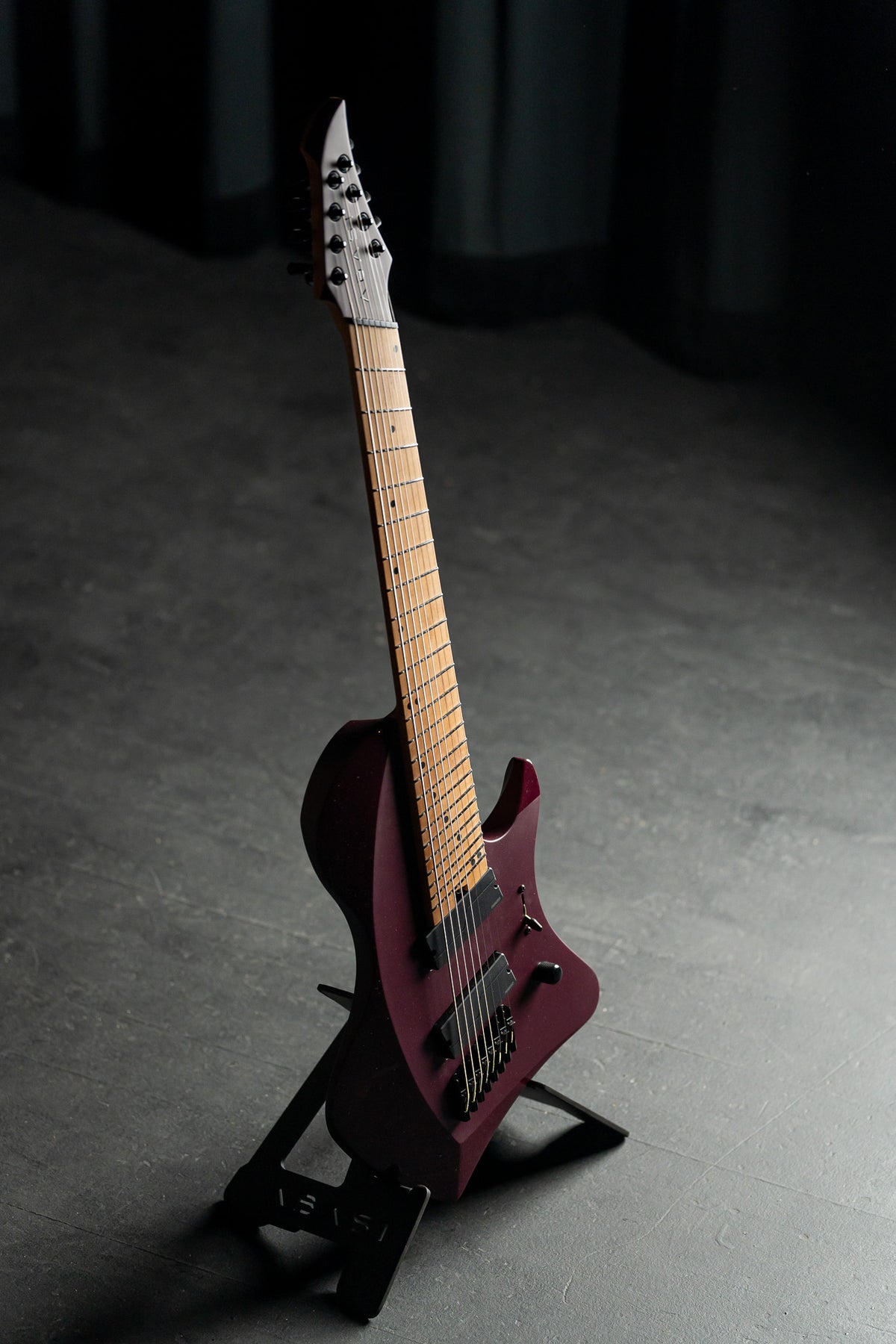 LARADA 8 // Master Series // Aubergine