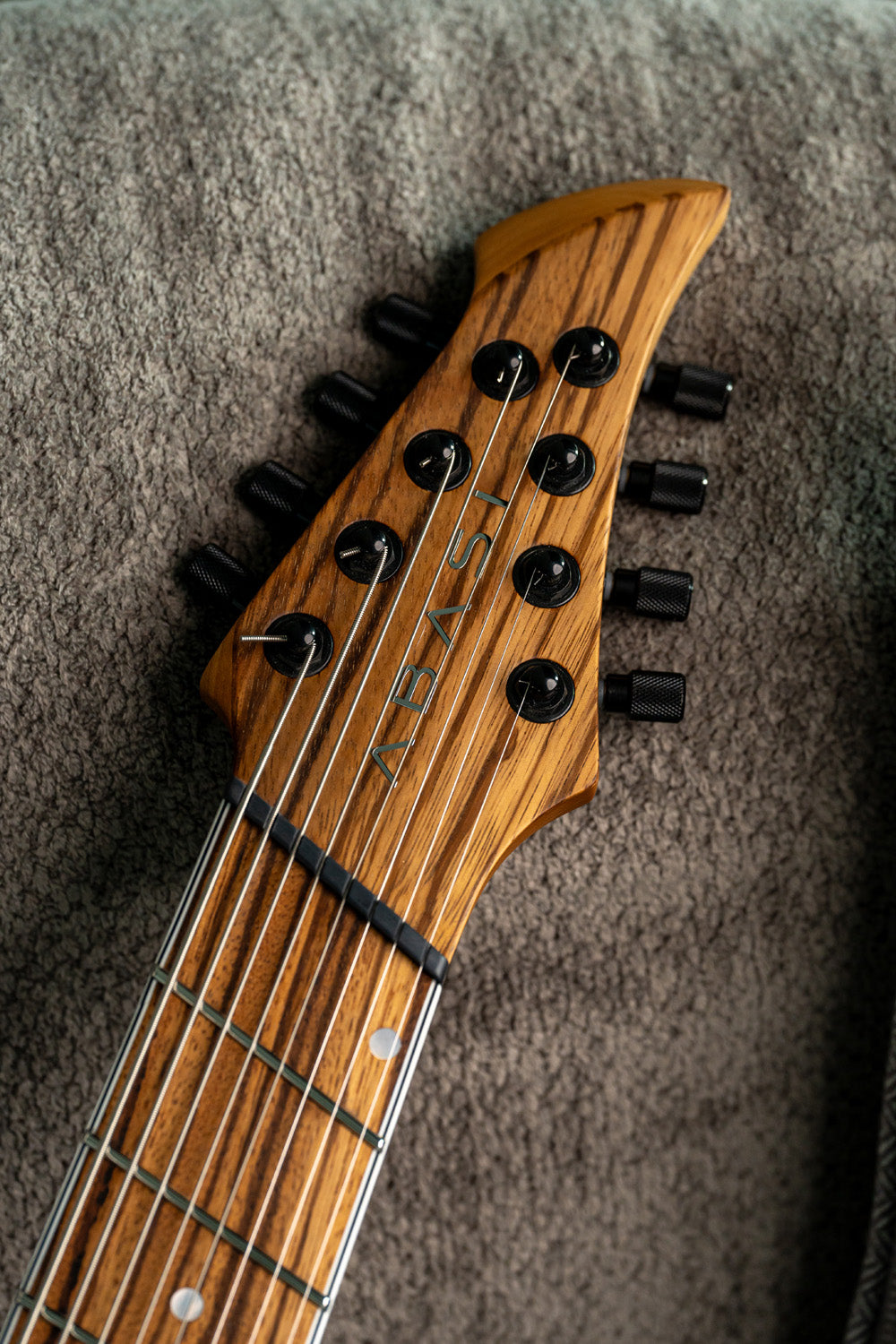 LARADA 8 // Master Series // Zebrawood