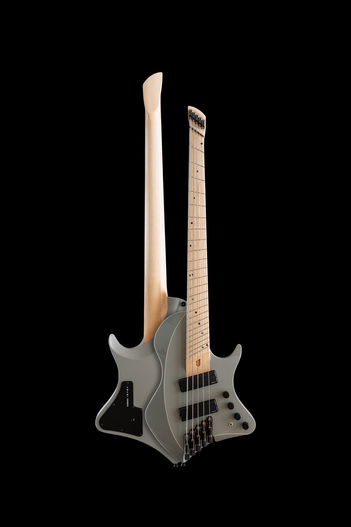 Larada 5 Bass // Master Series // Chalk